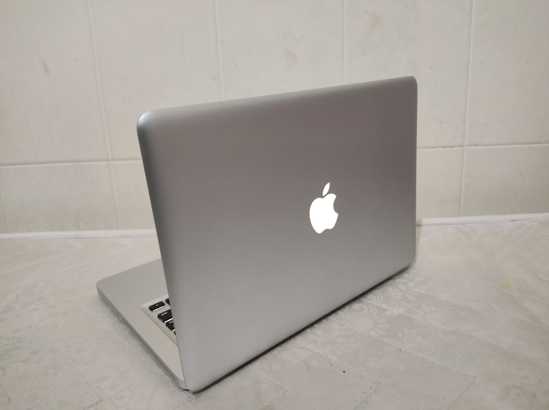 MacBook Pro i5 | 8GB RAM | 256GB SSD – Excellent Condition - Image 1