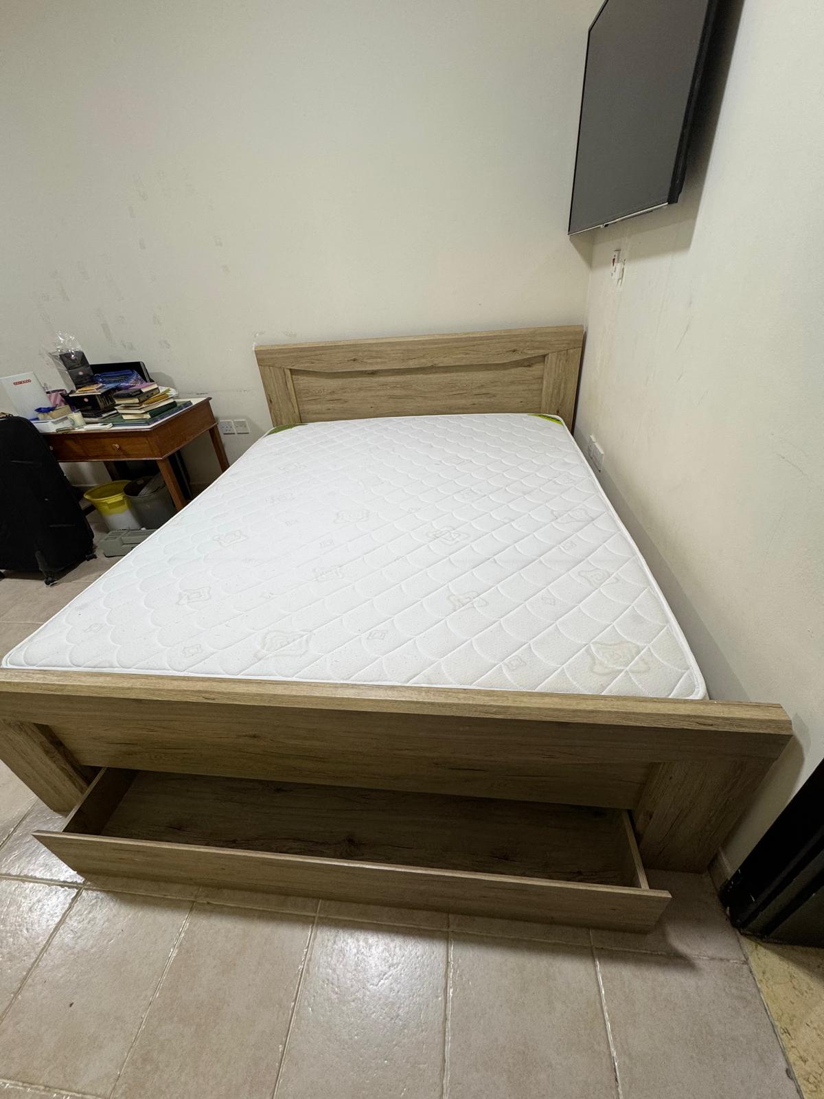 Queen bed with matress from home center  - Image 5