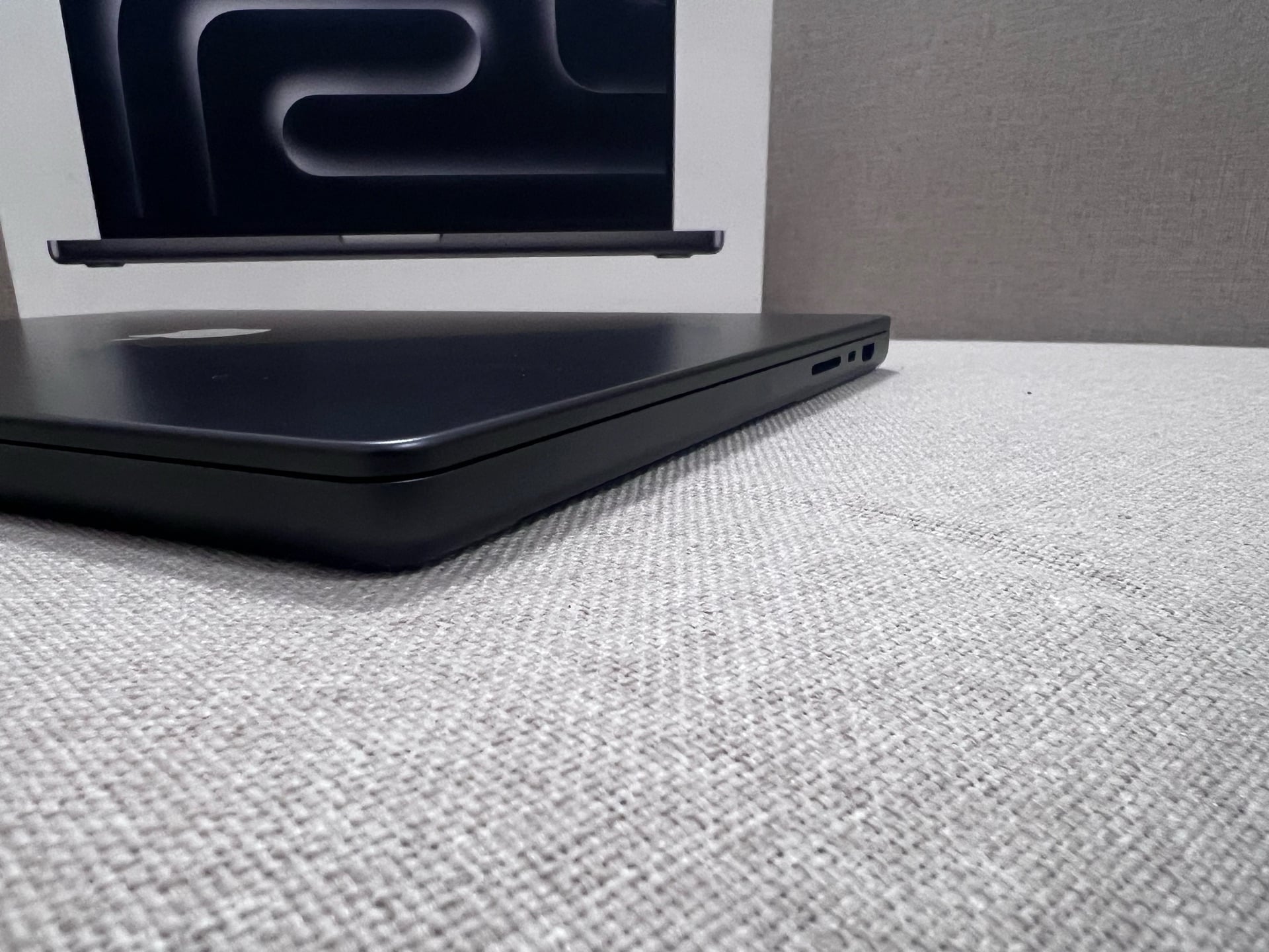 MacBook M3 Max 16” 36R 1TB 100%  - Image 5
