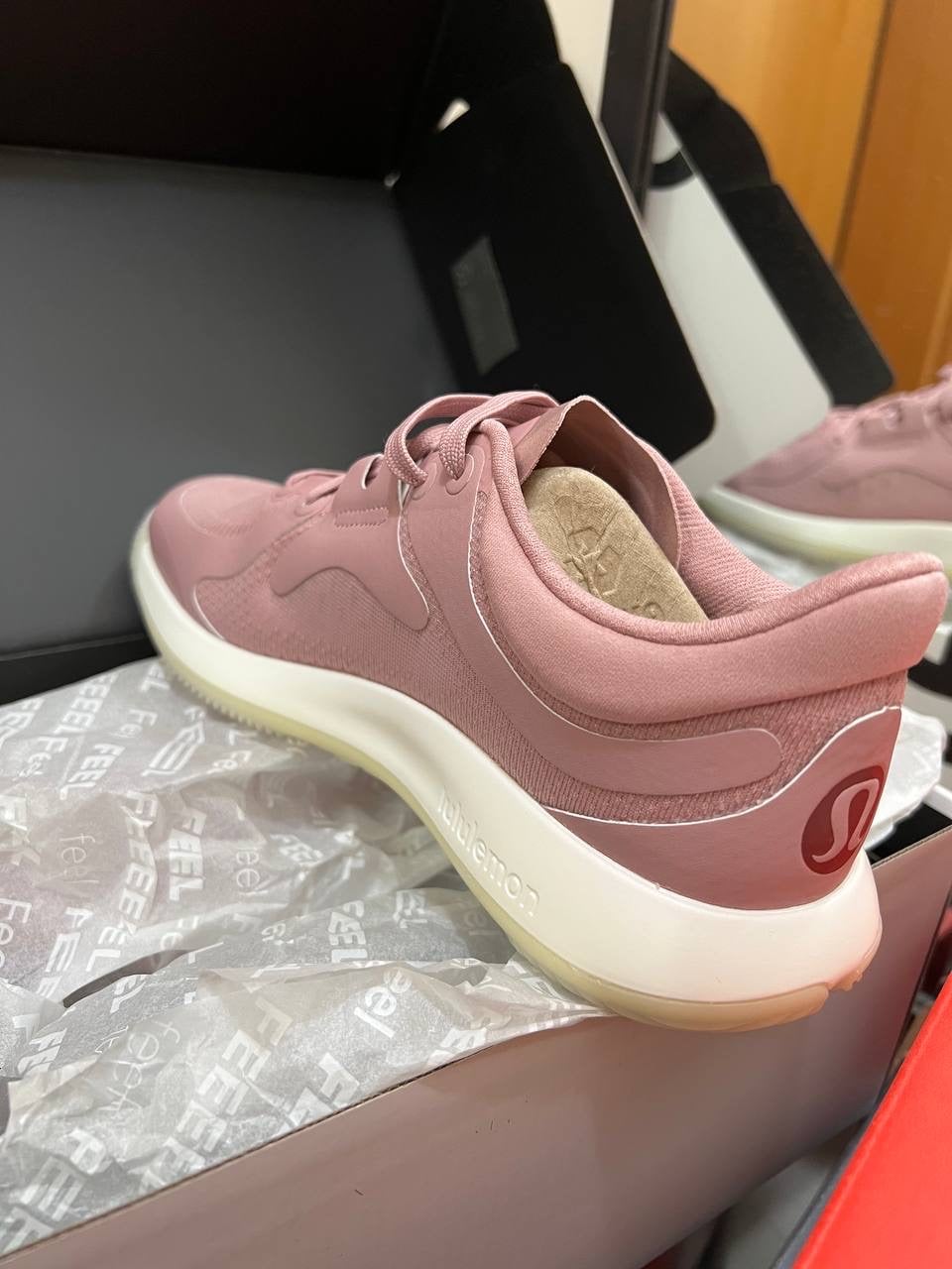 Lululemon sneaker - Image 3
