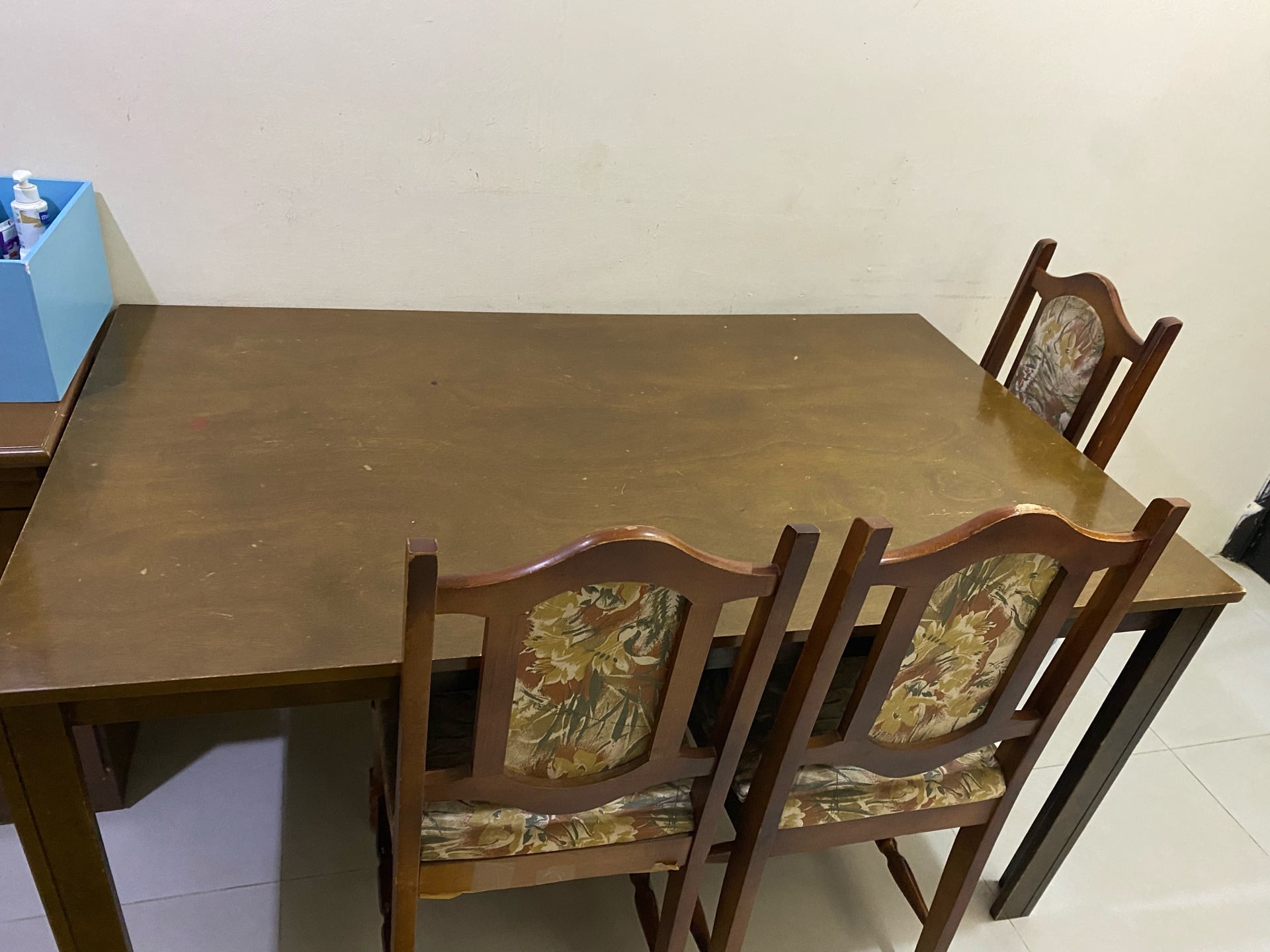 Used Table and 3 chairs good condition  - Image 4