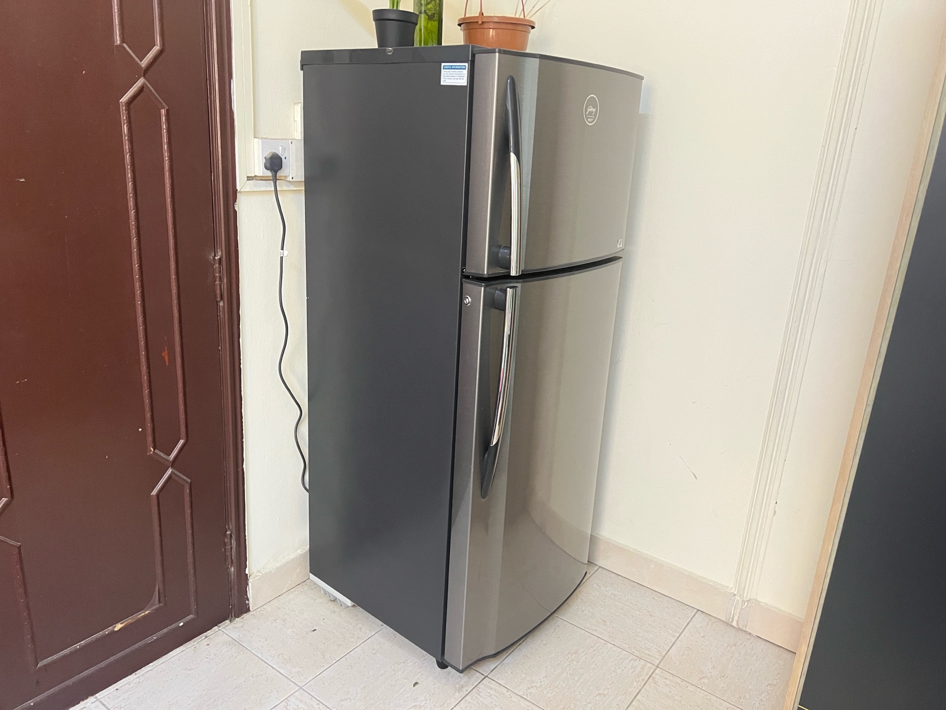 Refrigerator for Sale Godrej Eon 250 L Double Door Fridge  - Image 3