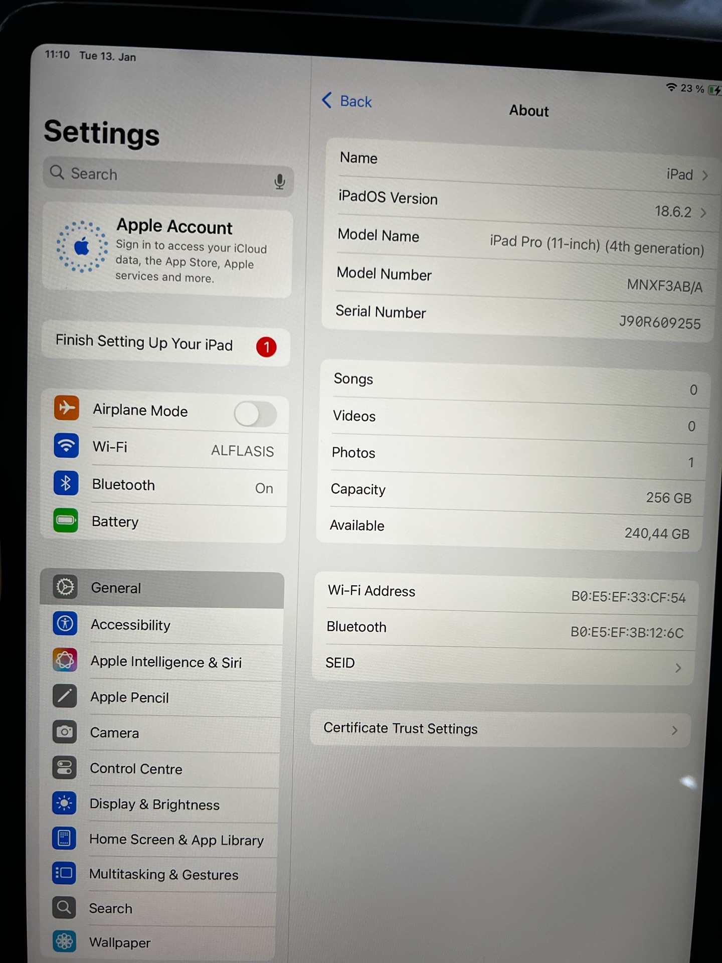 iPad Pro 4th genration - Image 1
