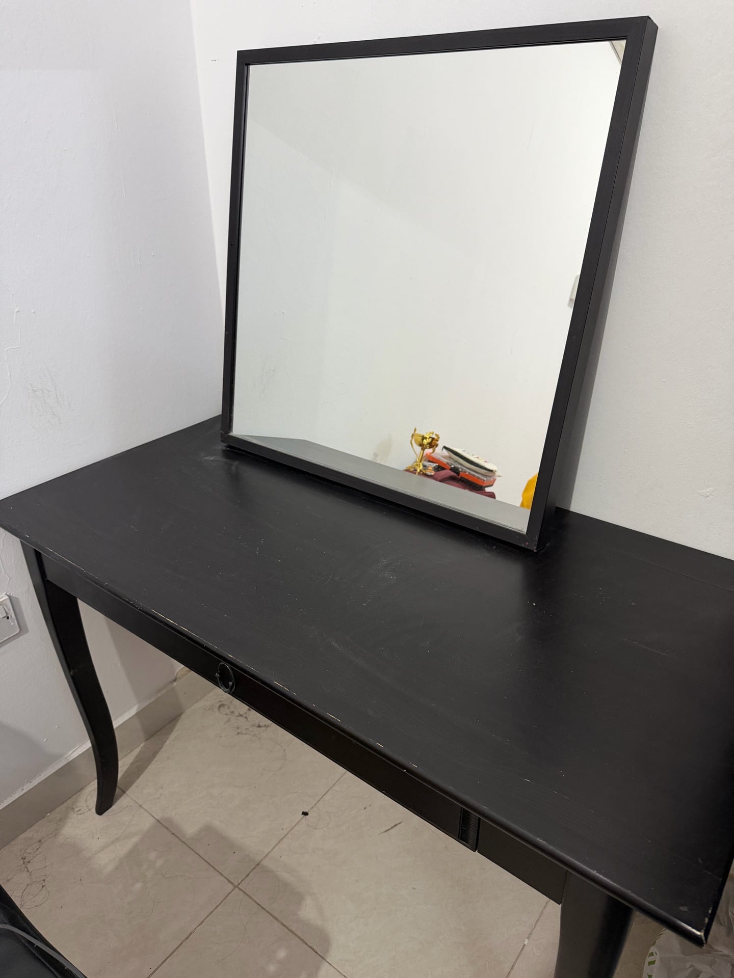 Dressing table and mirror - Image 1