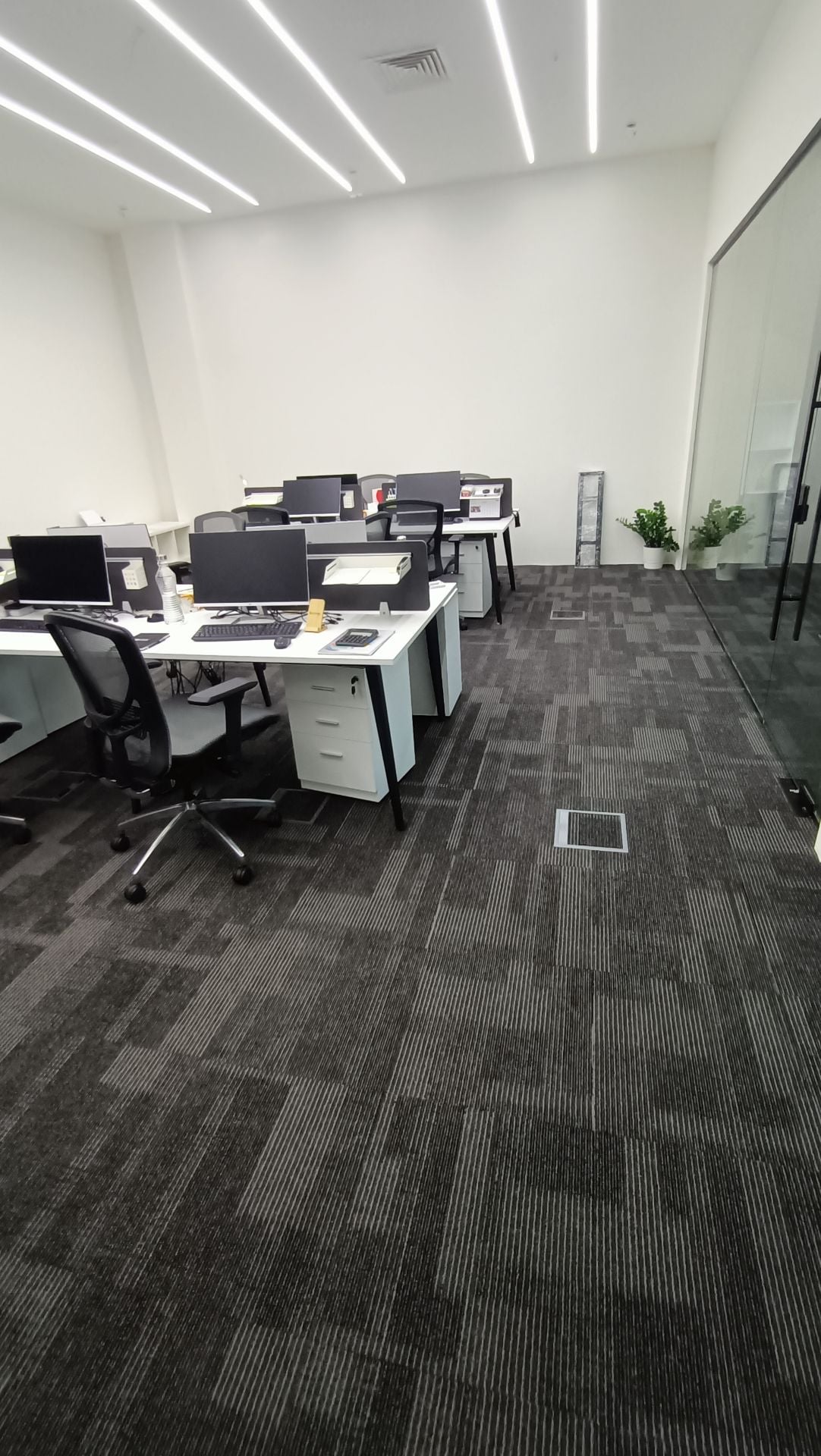 Office tiles carpet  - Image 5
