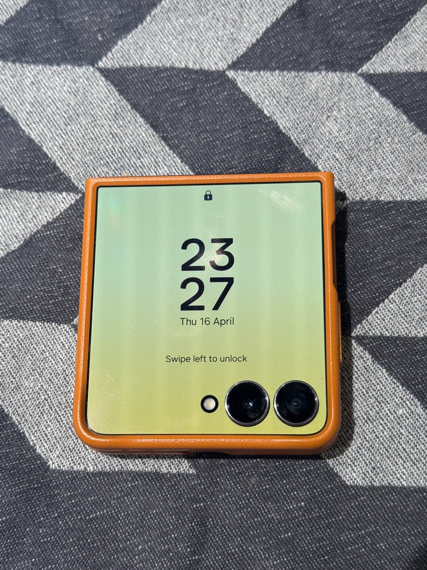 Samsung Galaxy Z Flip7 – Blue Shadow - Image 3