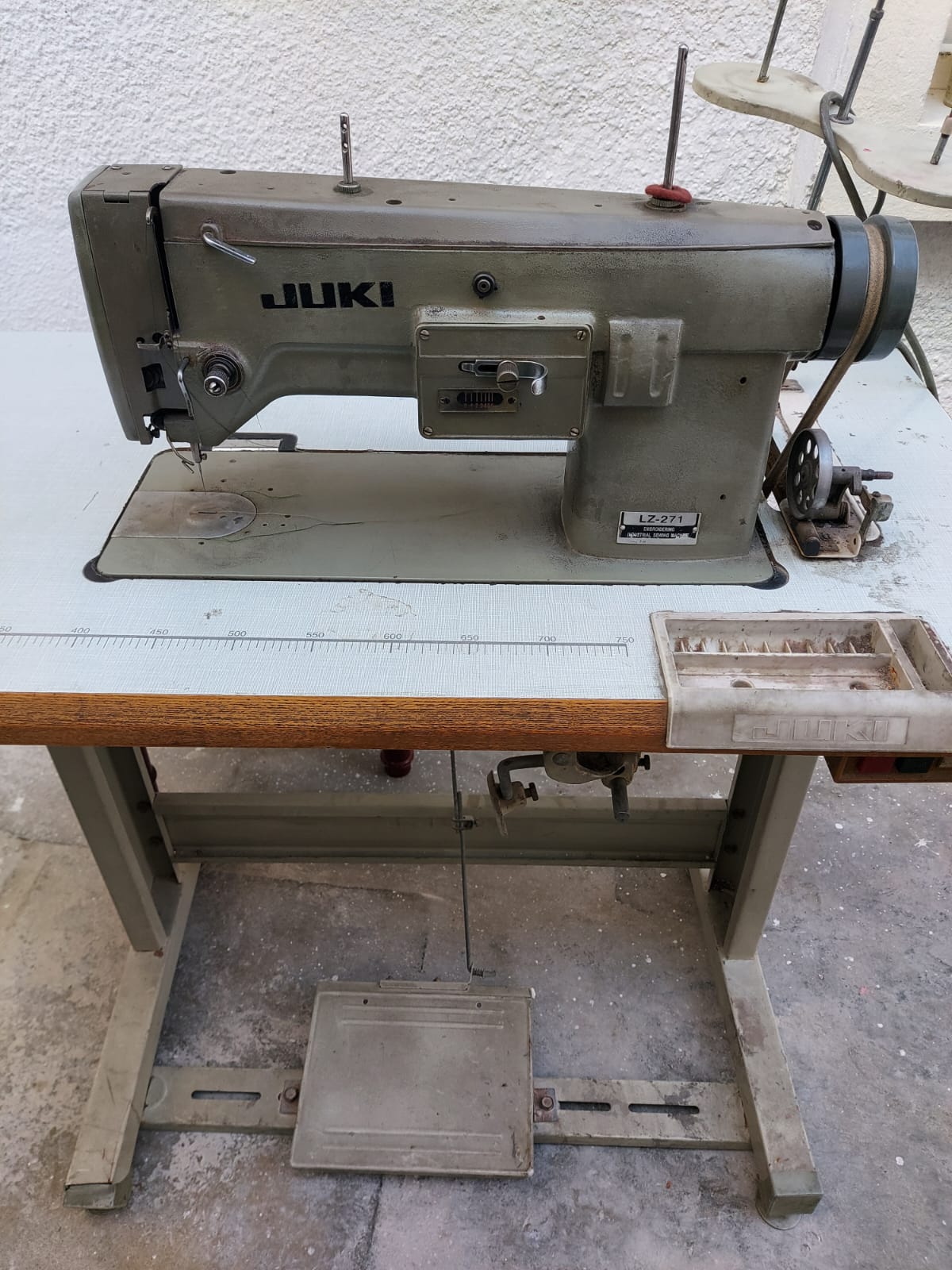 For Sale: Heavy‑Duty JUKI Sewing Machine - Image 4