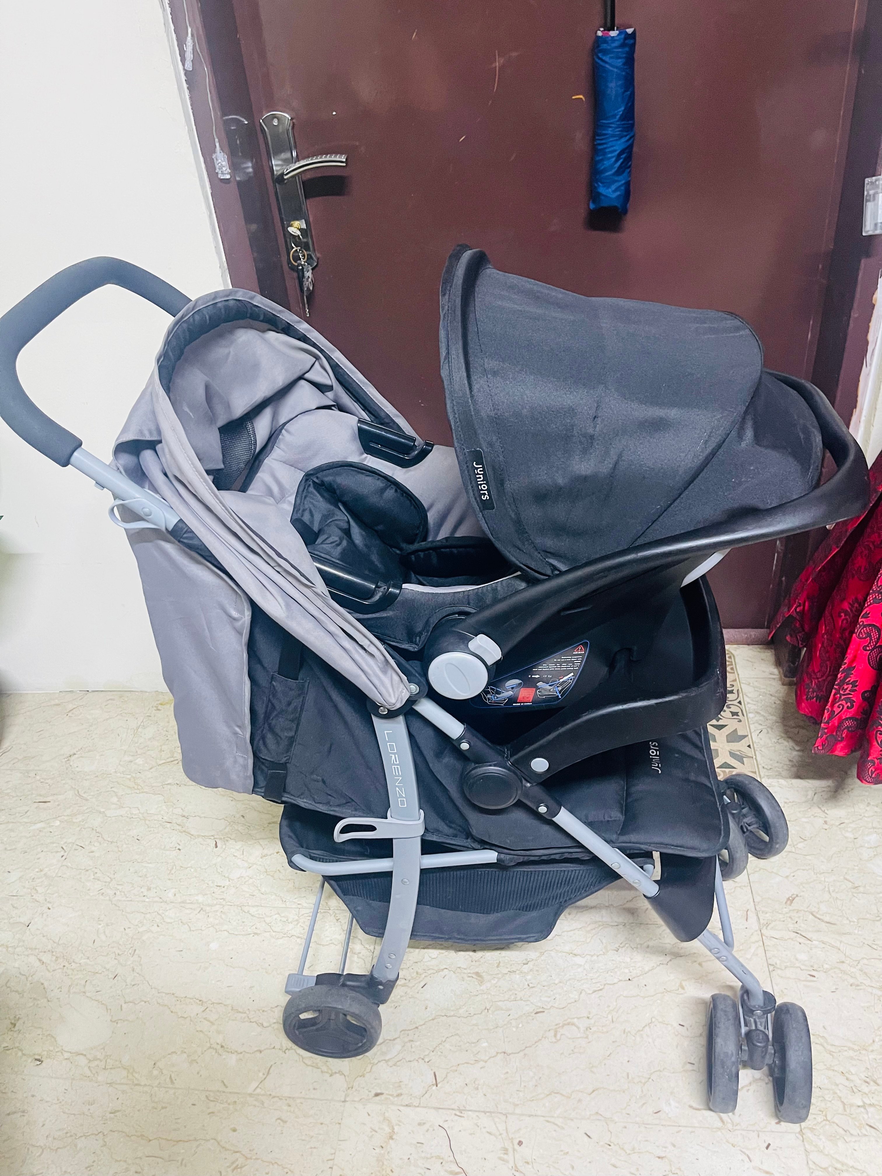 🚼 For Sale: Baby Stroller with Car Seat (Good Condition) 🚼 - Image 4