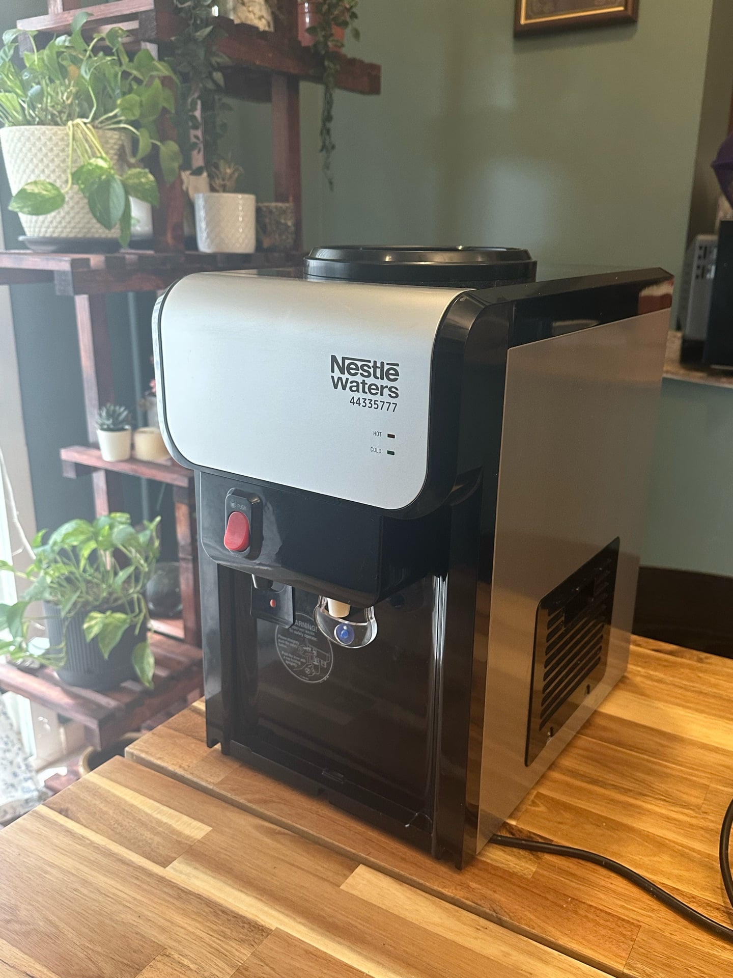 Nestlé Hot & Cold Water Dispenser – 550 QAR (Negotiable) - Image 1