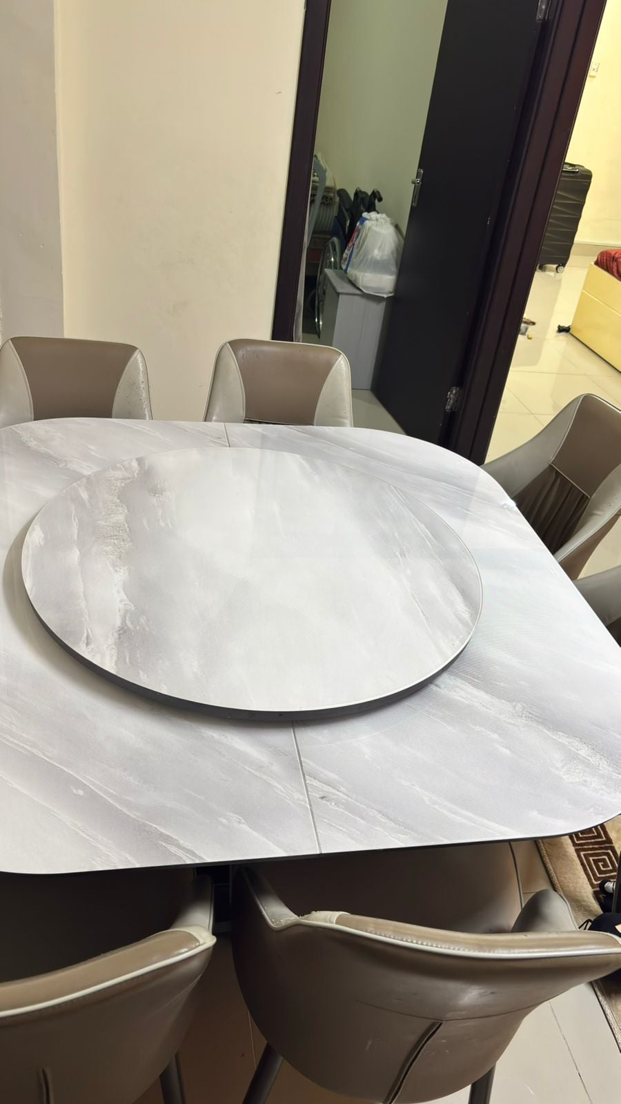 Amazing Extendable Dining Table | Round Option | 6 Chairs | Cupboard | - Image 1