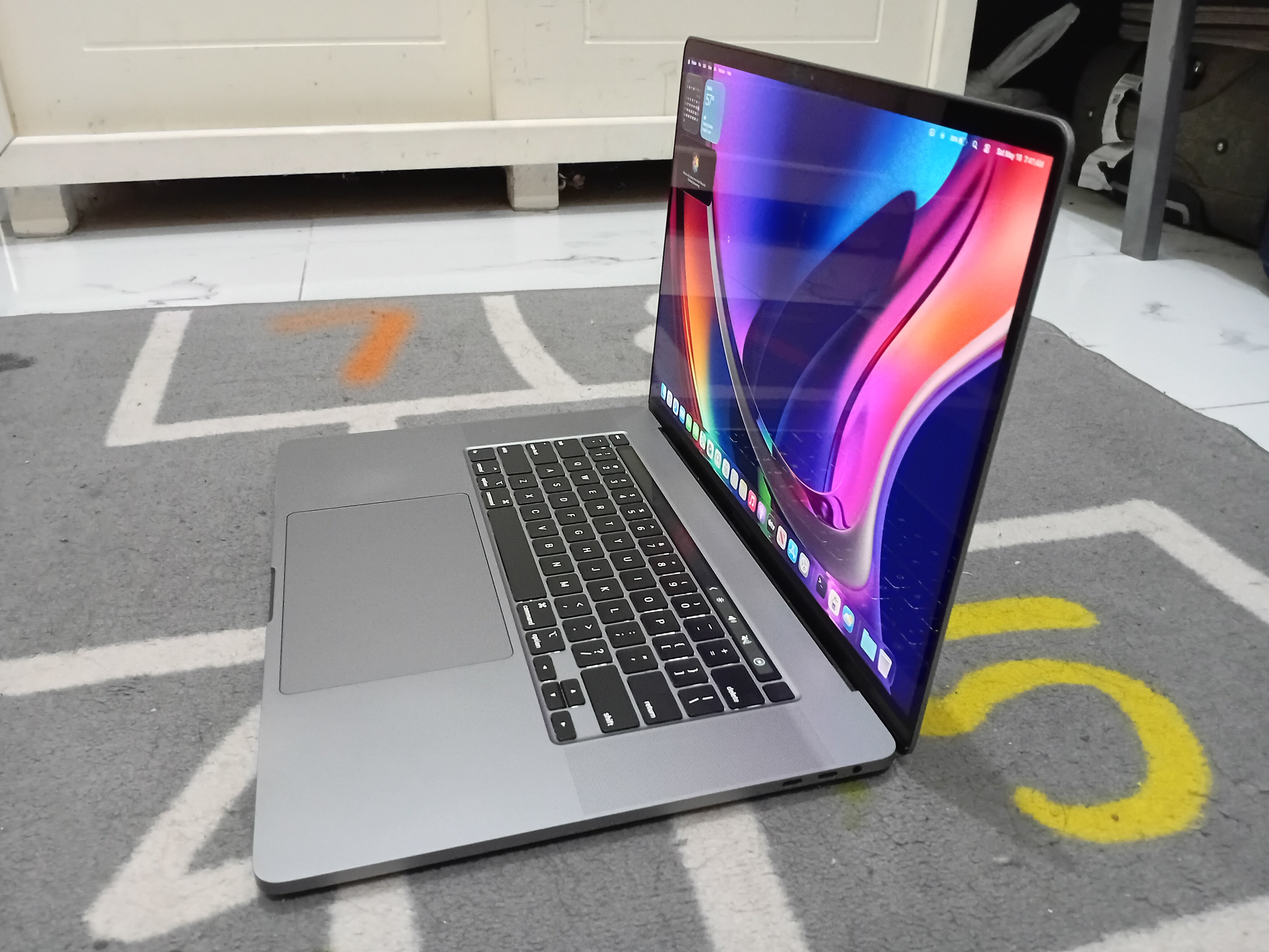 MacBook Pro 16-inch (2019) – Core i9|512 SSD|32 GB | - Image 1