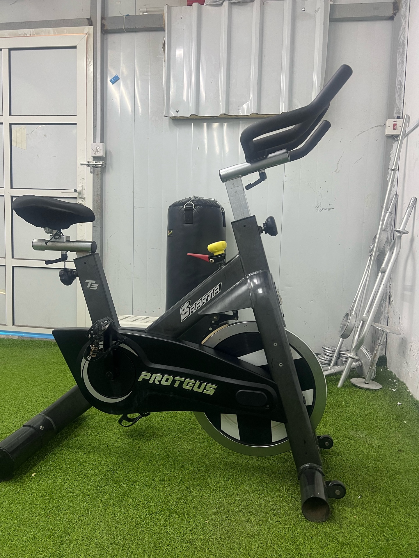Exercise bike pretuse good condition  - Image 6