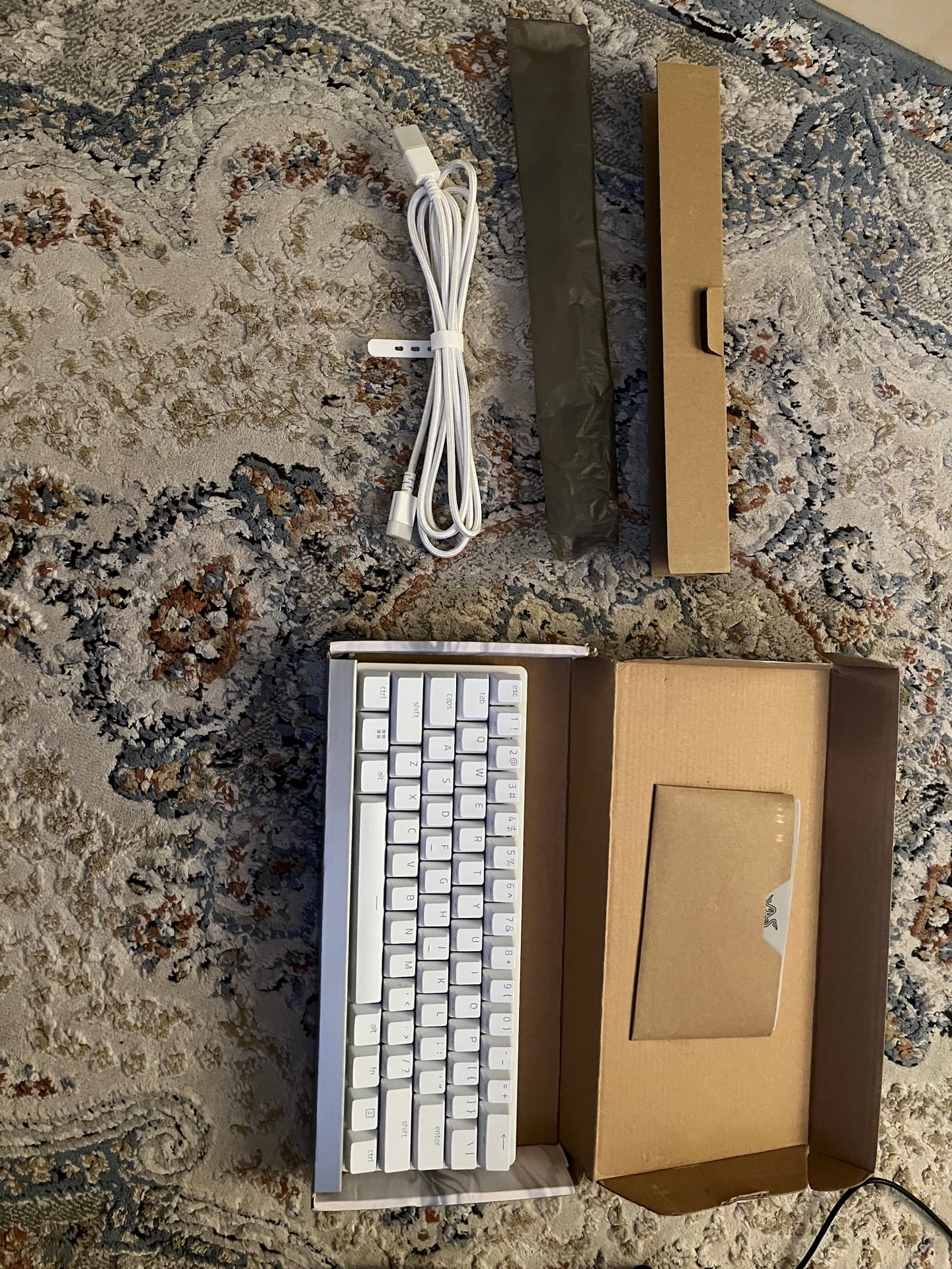 Razer Huntsman Mini – Like New | كيبورد جيمينج احترافي RGB - Image 4