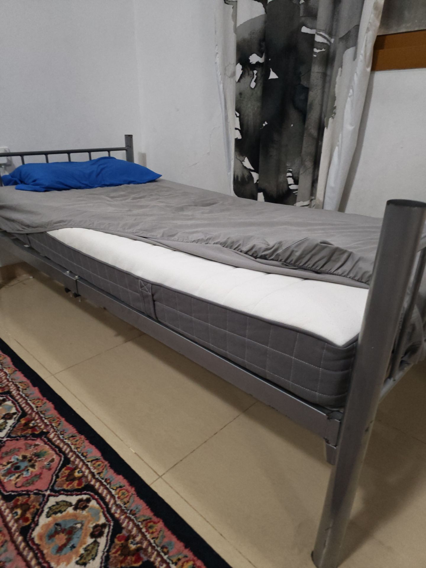 Heavy-Duty Silver Single Metal Bed Frame with Mattress - Image 4