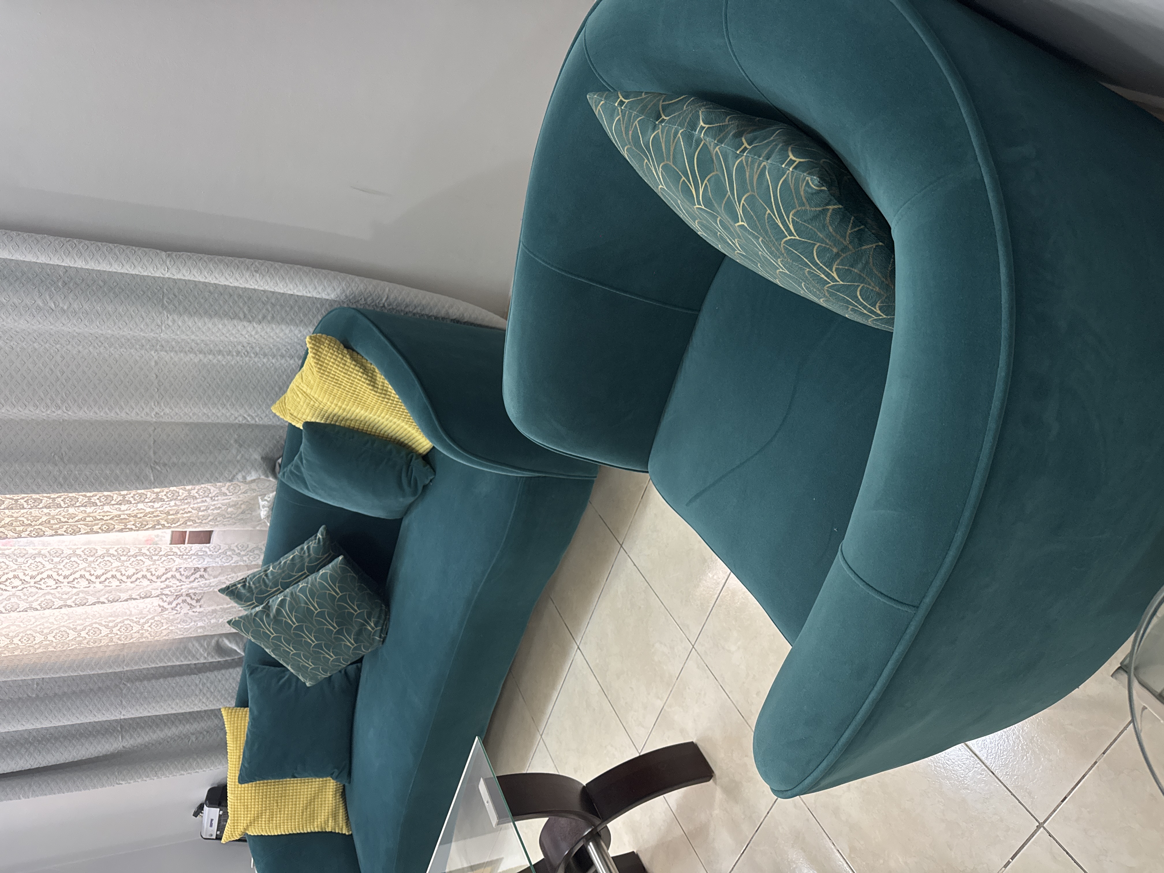 Beautiful Living Room Set - Image 4