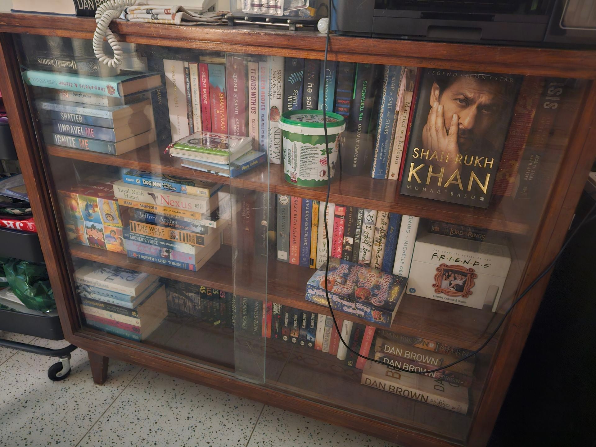 Book shelf - Image 4
