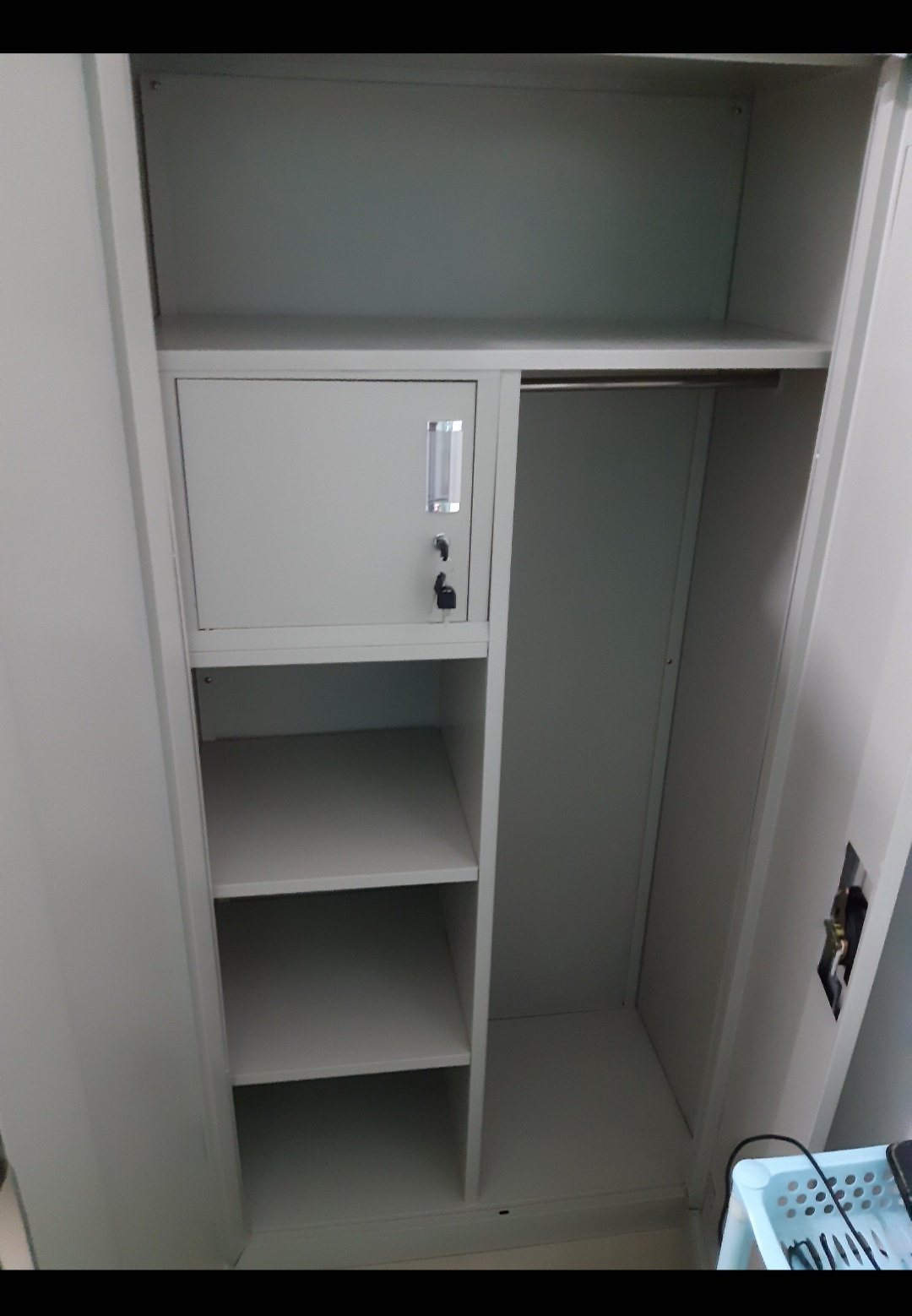 Metal wardrobe - Image 1