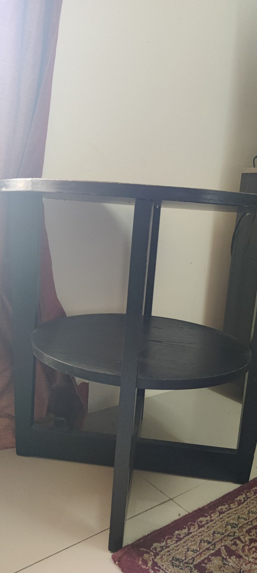 Black circular stand - Image 2