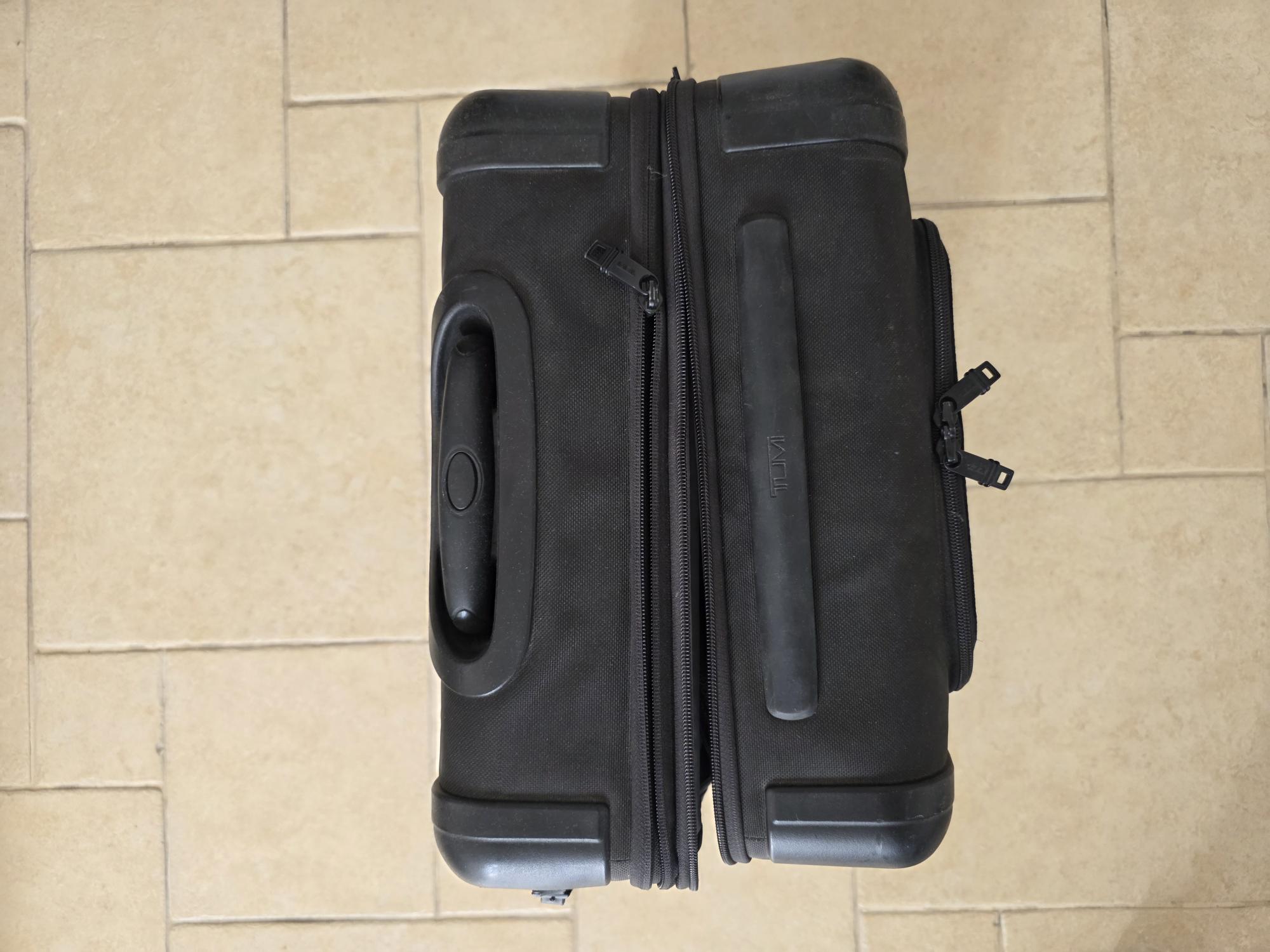 TUMI_022061D2_carry-on luggage - Image 6