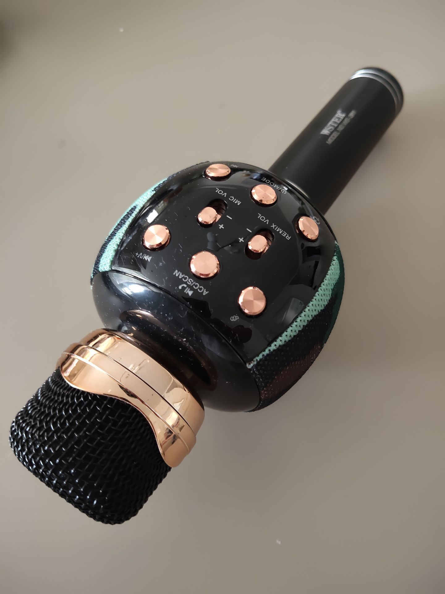 Karaoke Mic & built in speaker - Image 3
