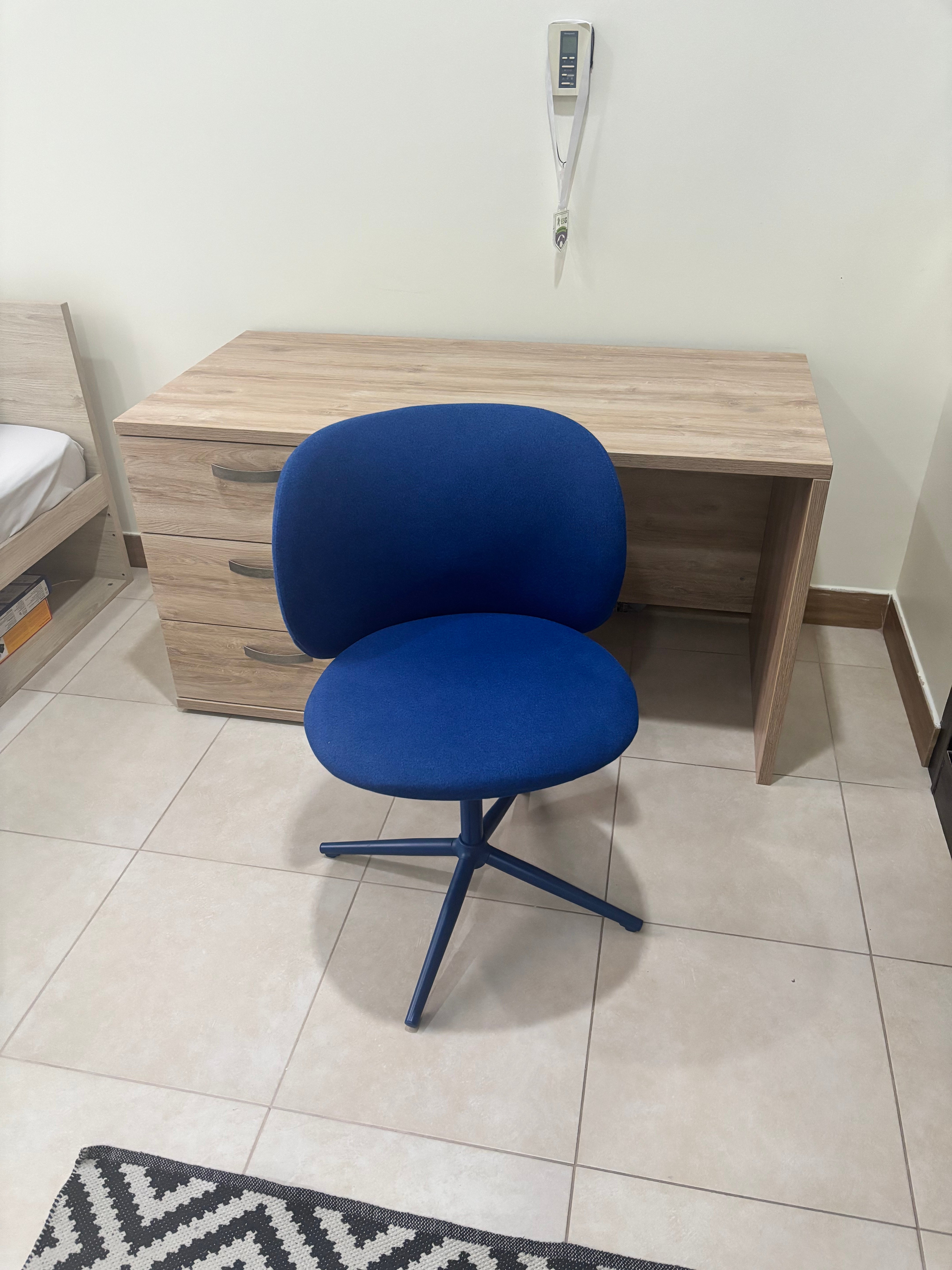 Desk and Chair - Image 4