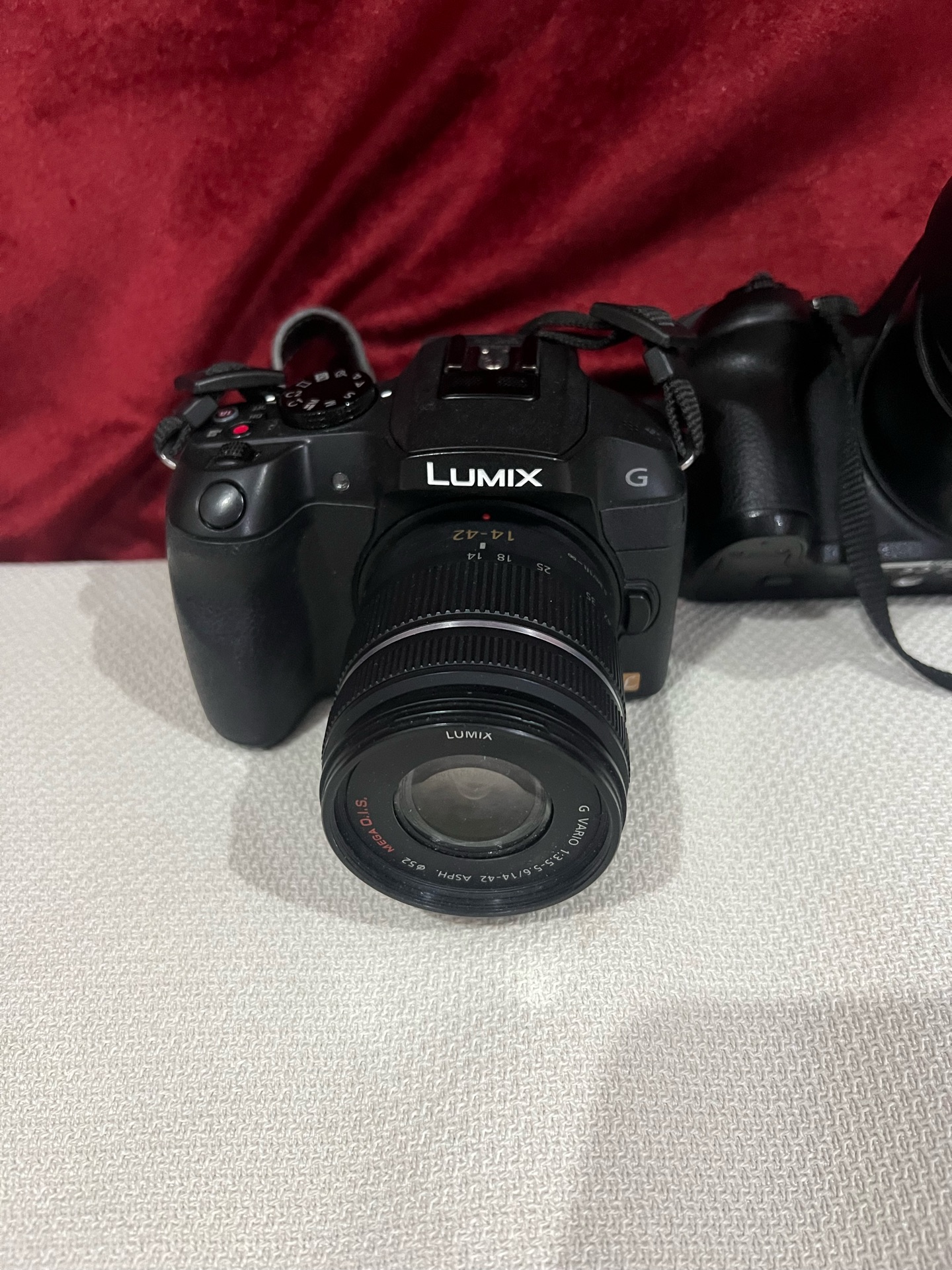 2panasonic camera: DMC-G6/DMC-FZ300 - Image 2