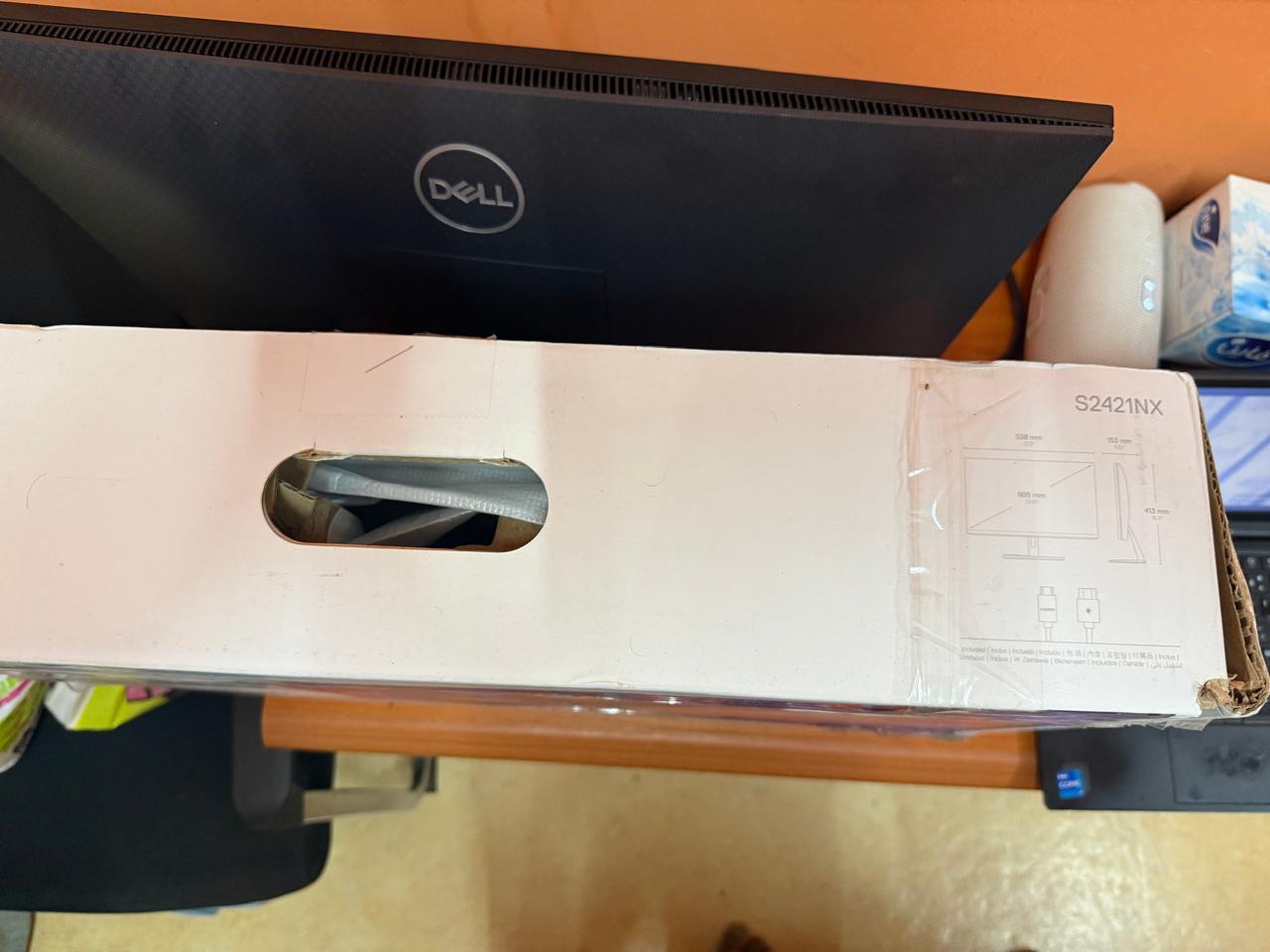 Dell P2421 Monitor for sale in excellent condition - Image 4