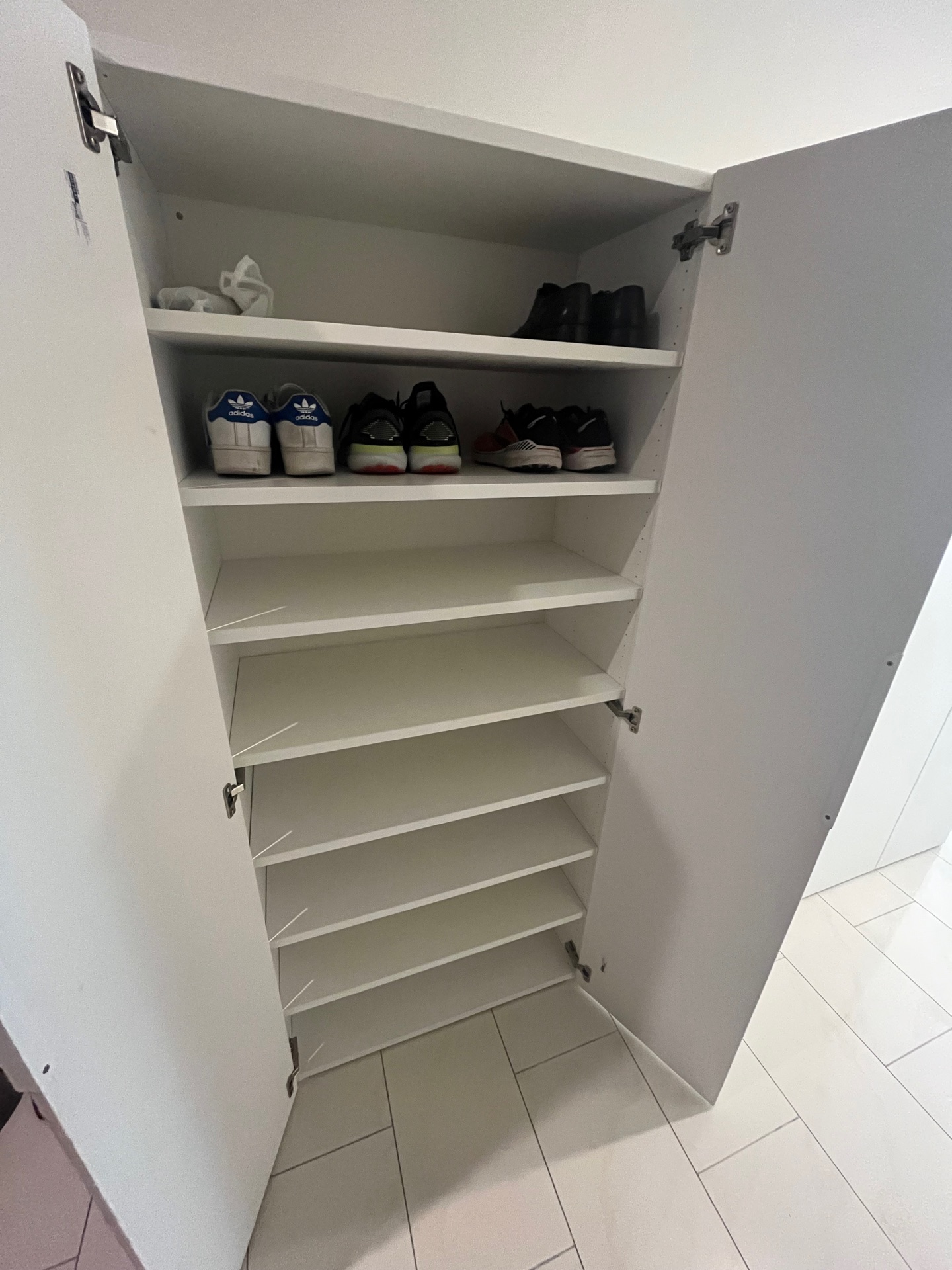 White wardrobe  - Image 4
