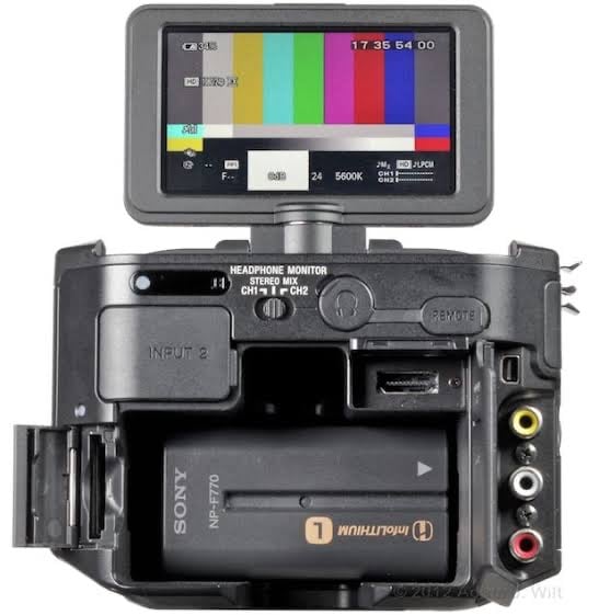 Sony NEX-FS100PK كاميرا سوني مع عدسة وأكسسوارات  - Image 2