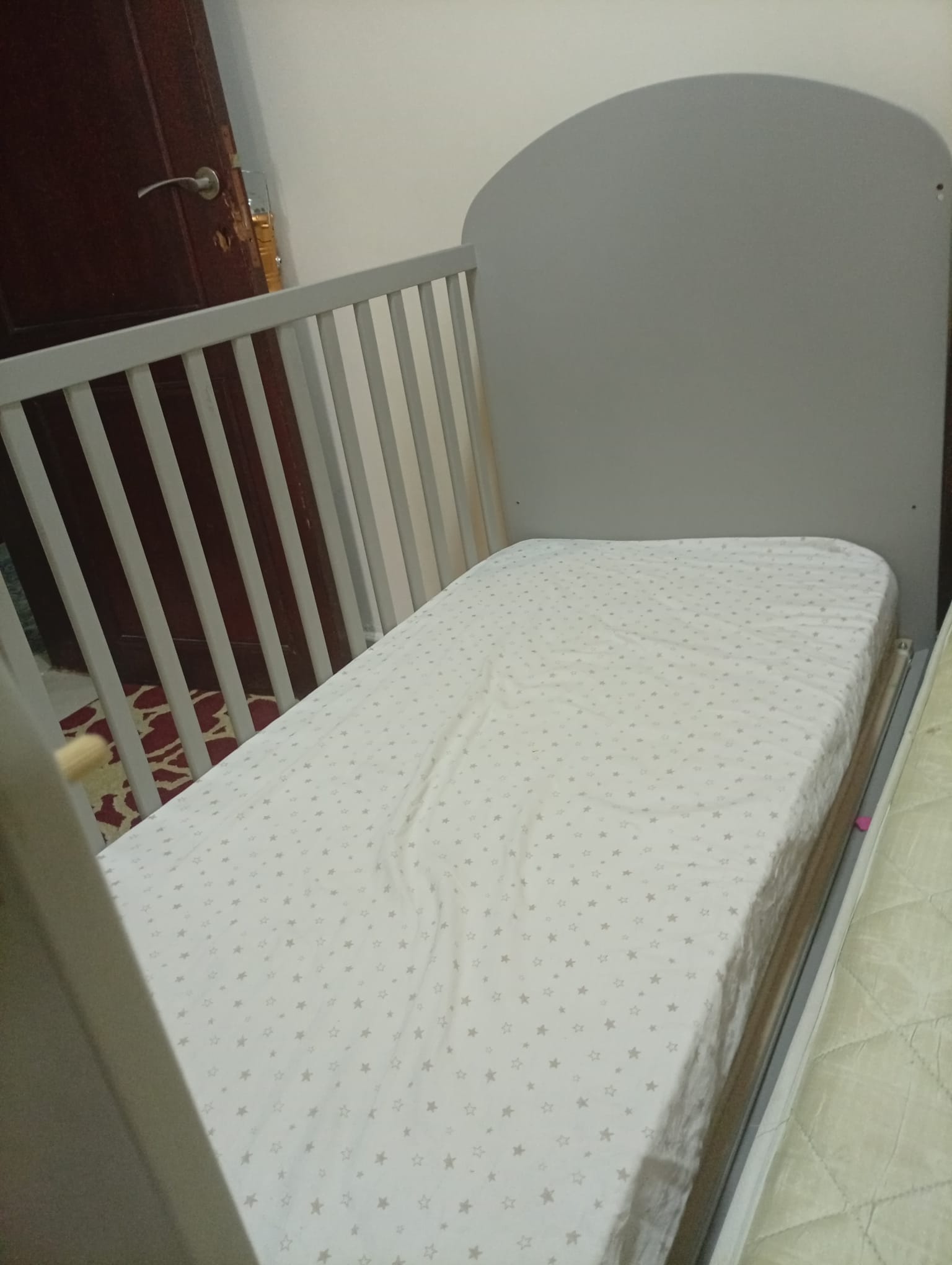سرير أطفال مع مرتبة - Image 4