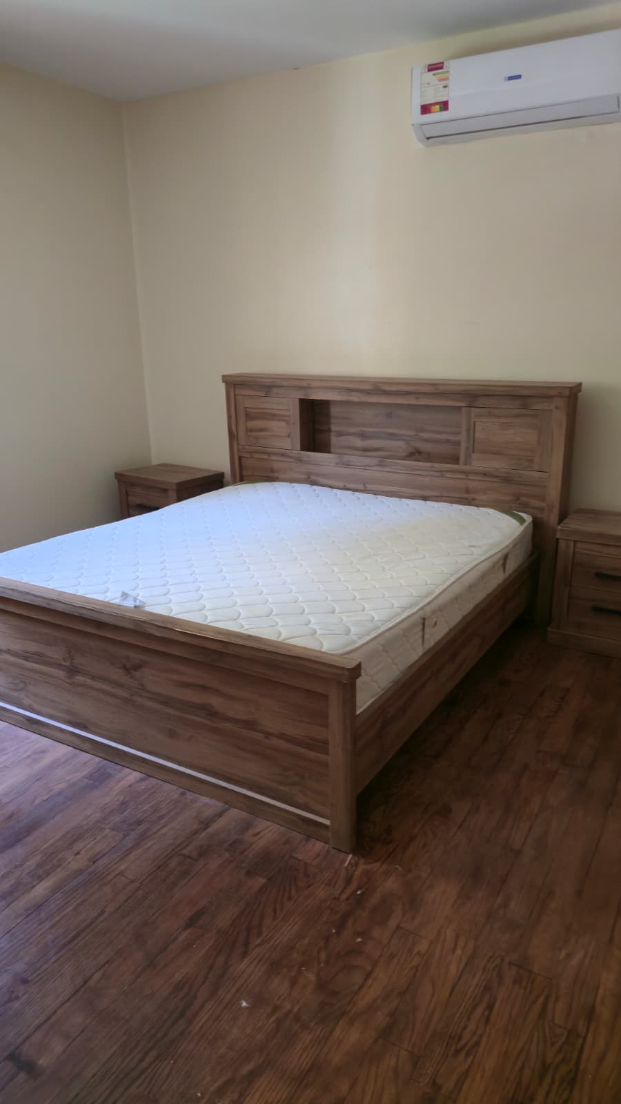King bed with matress - Image 3