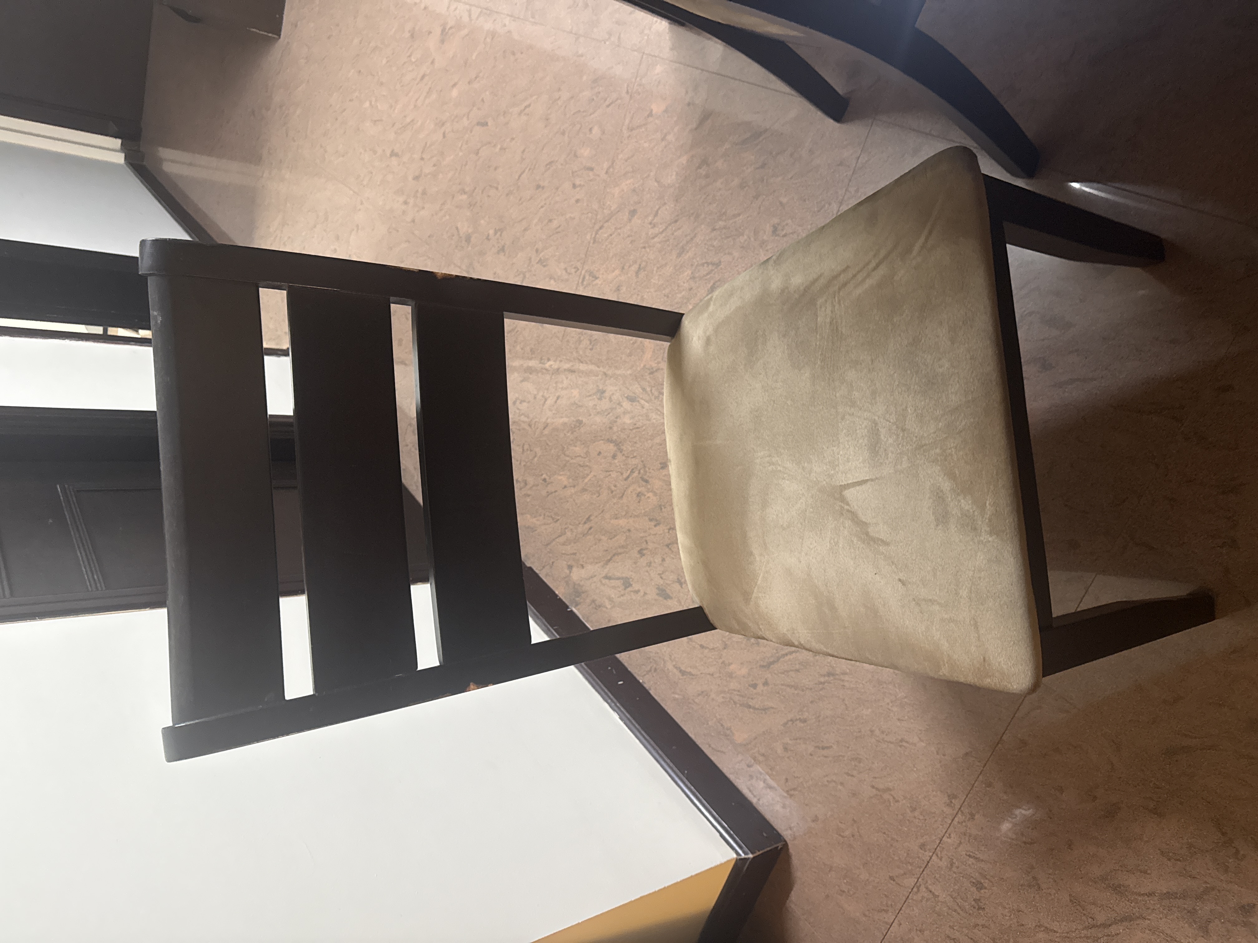 SOFA AND DINING TABLE - Image 7