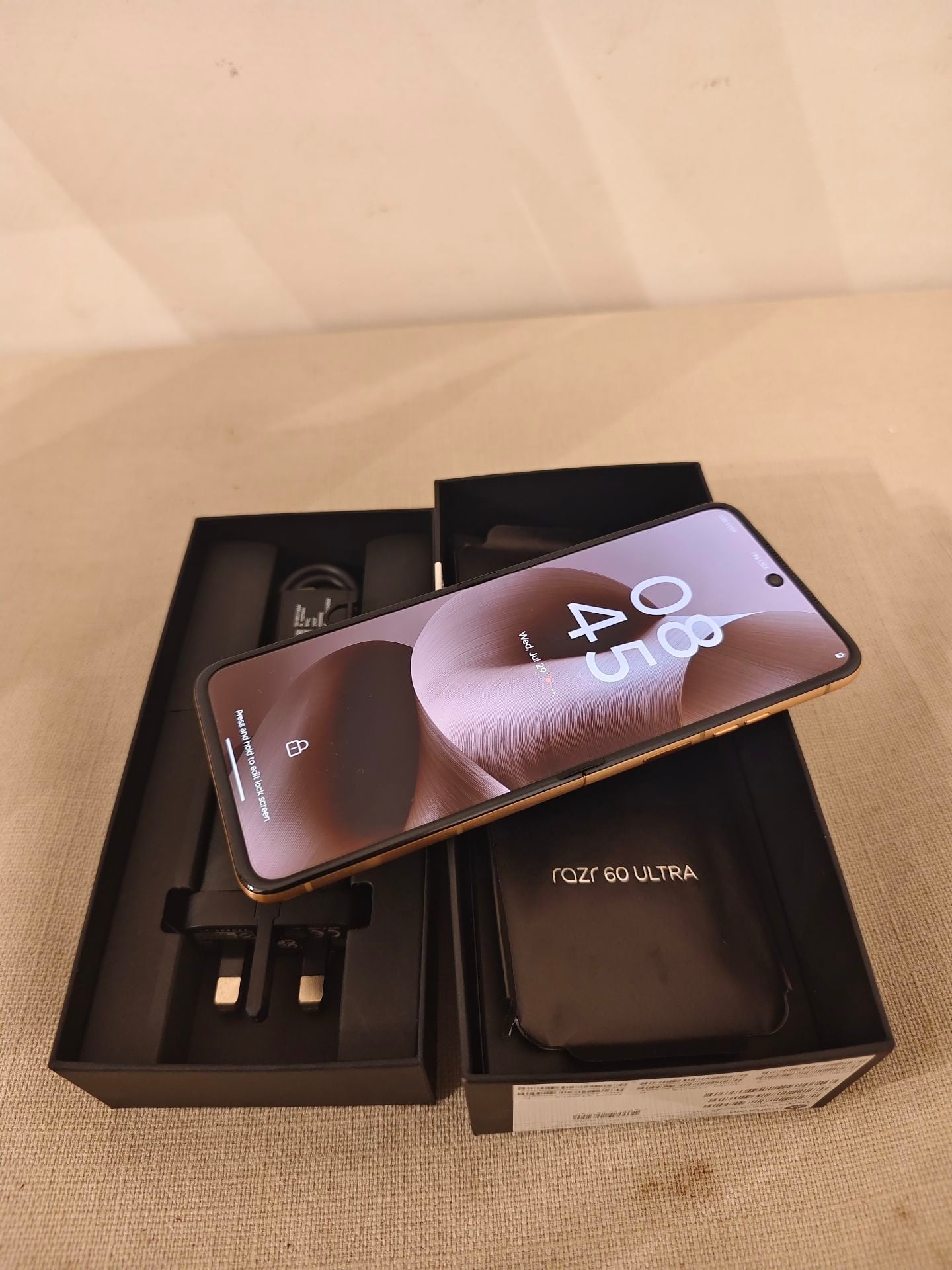 Motorola razr 60 ultra 16+512gb - Image 9