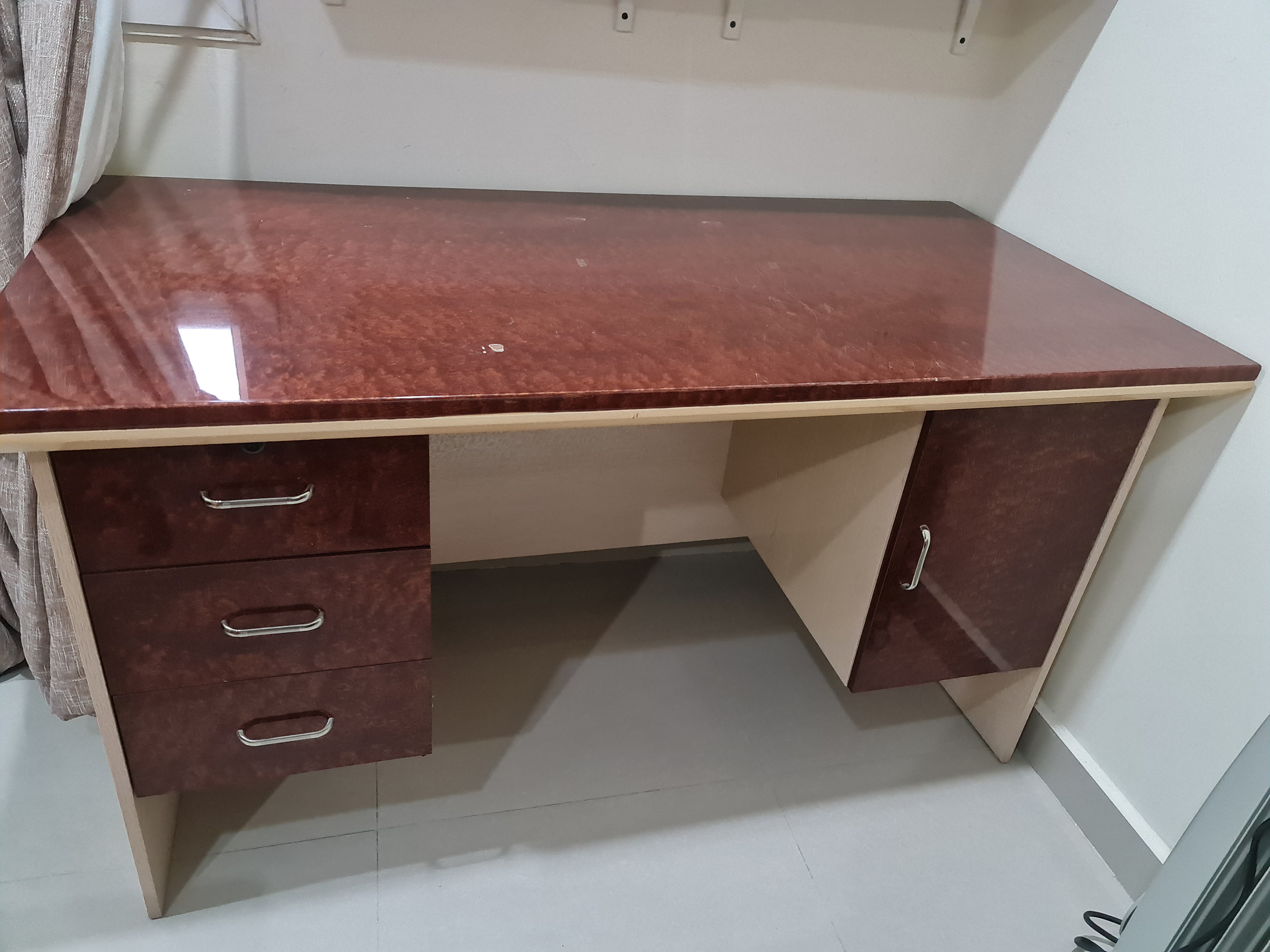 Study table - Image 2