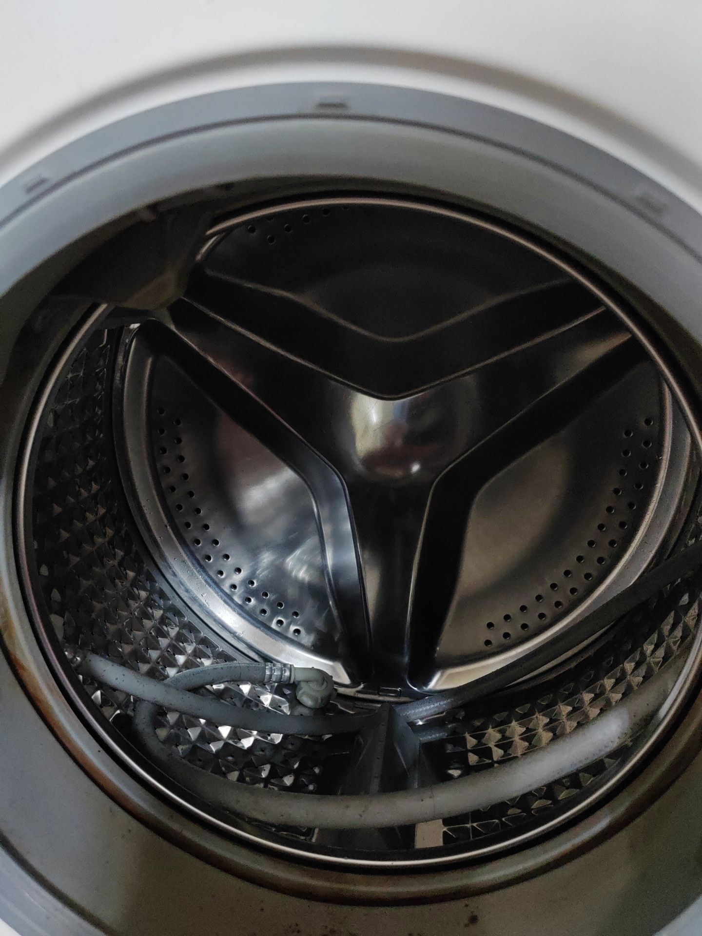 Samsung washing machine front loaded fully automatically.  - Image 4