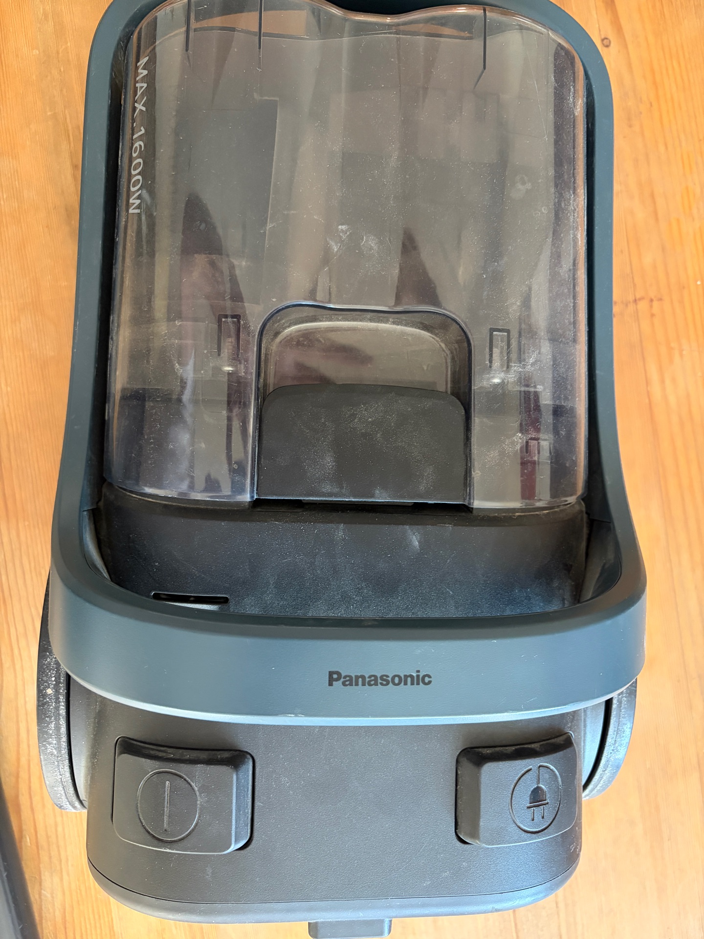 Panasonic vacuum cleaner - Image 1