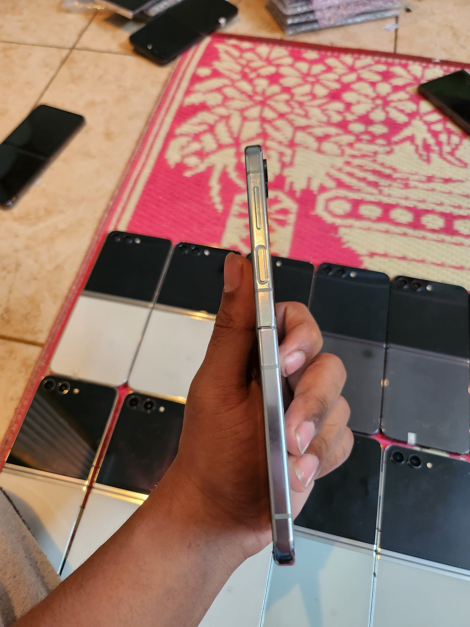 Zflip 5 samsung 8/256 - Image 3