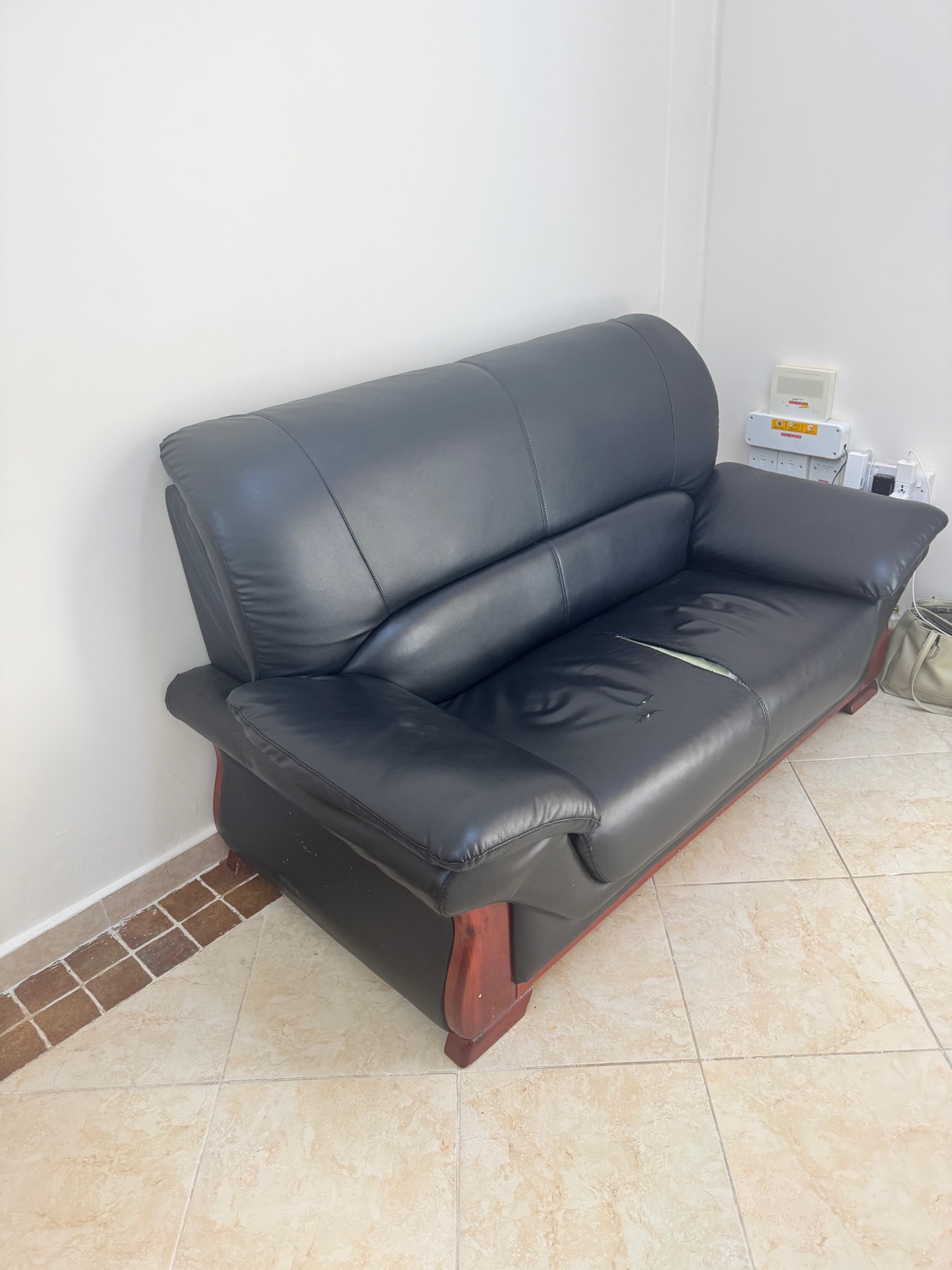Used 2-Seater Sofa for free in Al khor community - Image 2