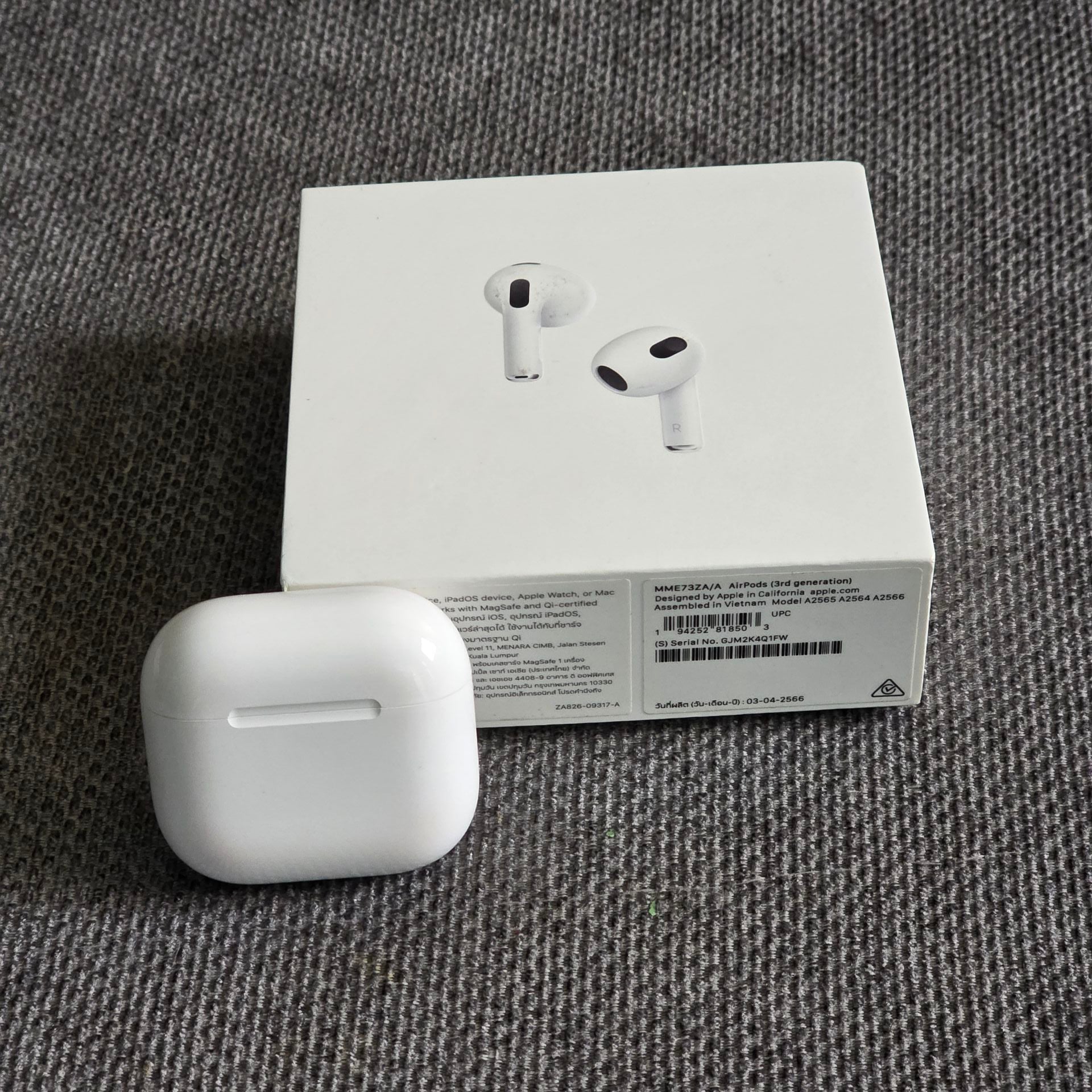 Apple airpods 3rd generation excellent condition - Image 1