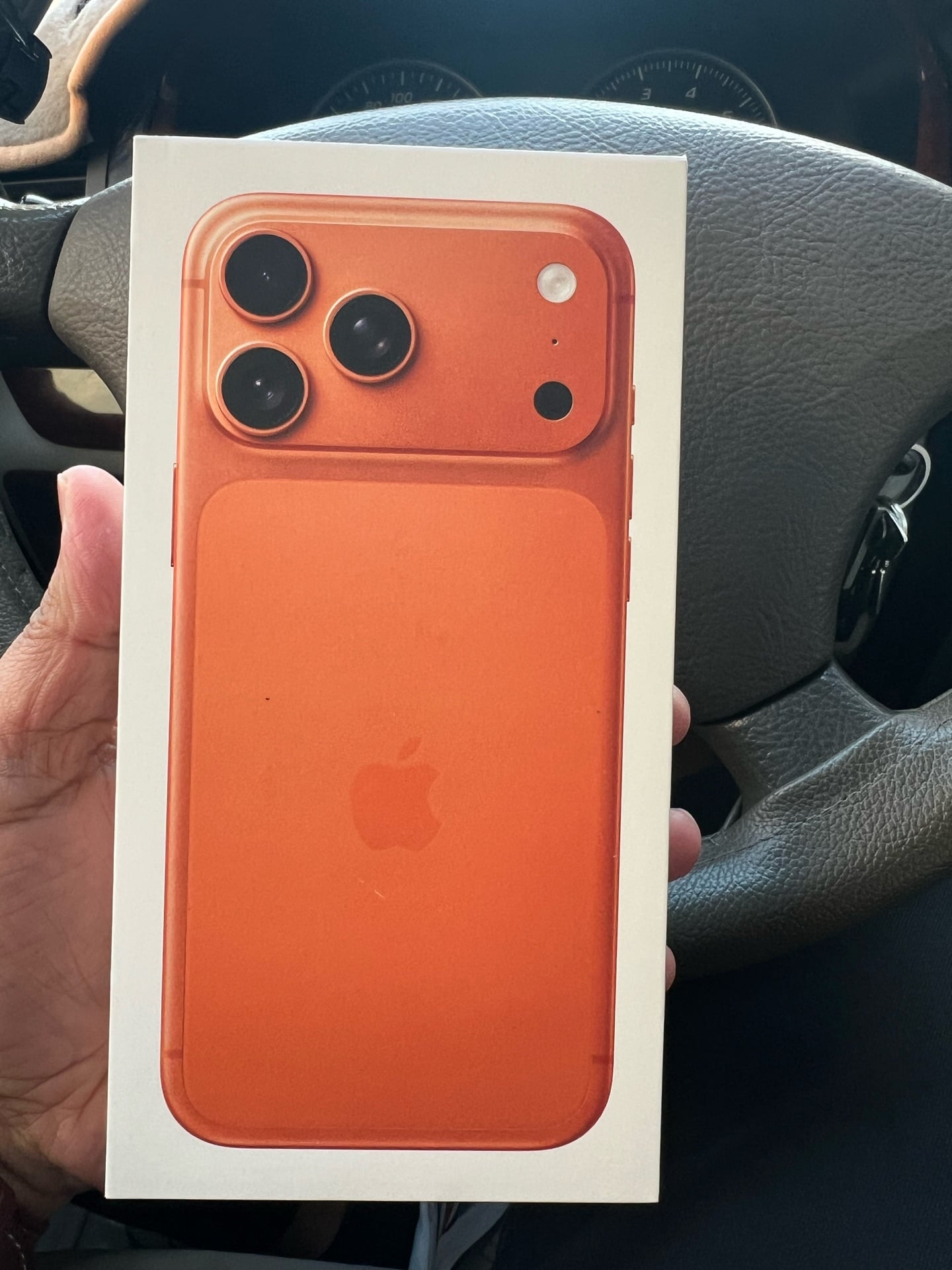 I phone 17 pro max 512 GB orange - Image 3