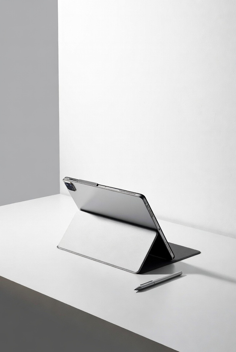Lenovo M11 tablet + Case - Image 3
