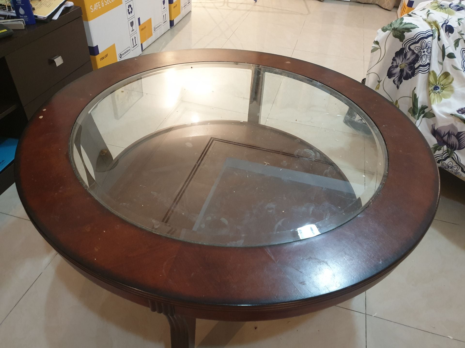 tables purchased from Qatar Airways employee - Image 4