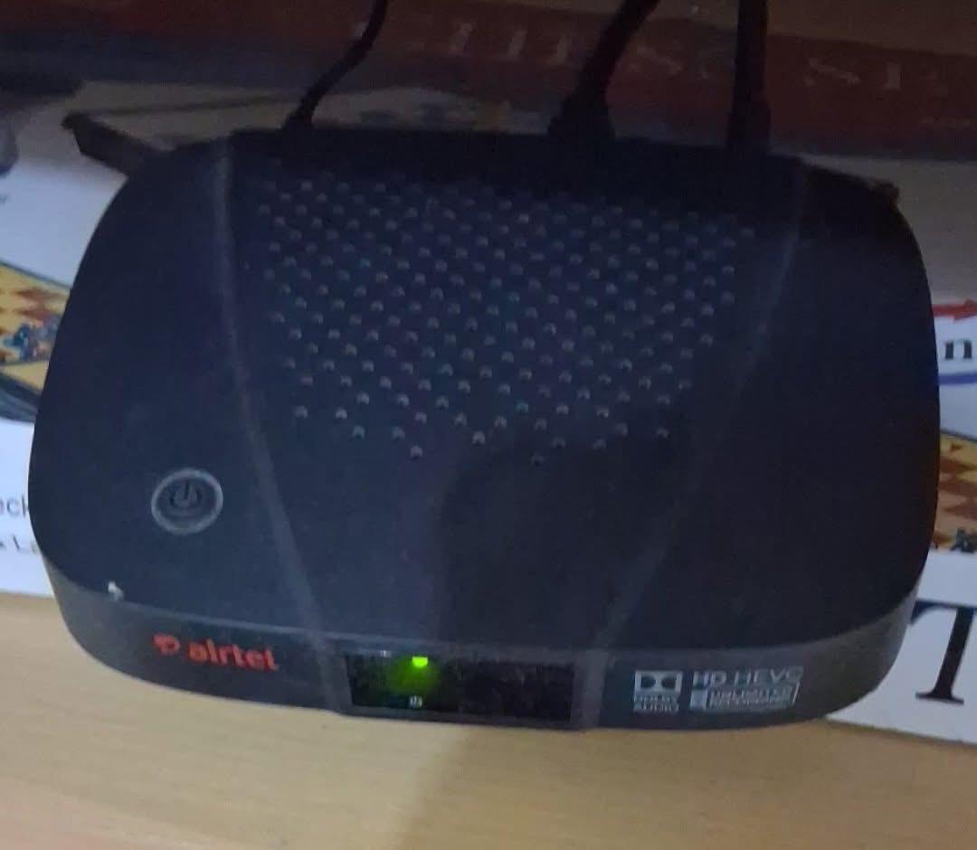 Airtel receiver and dish - Image 4