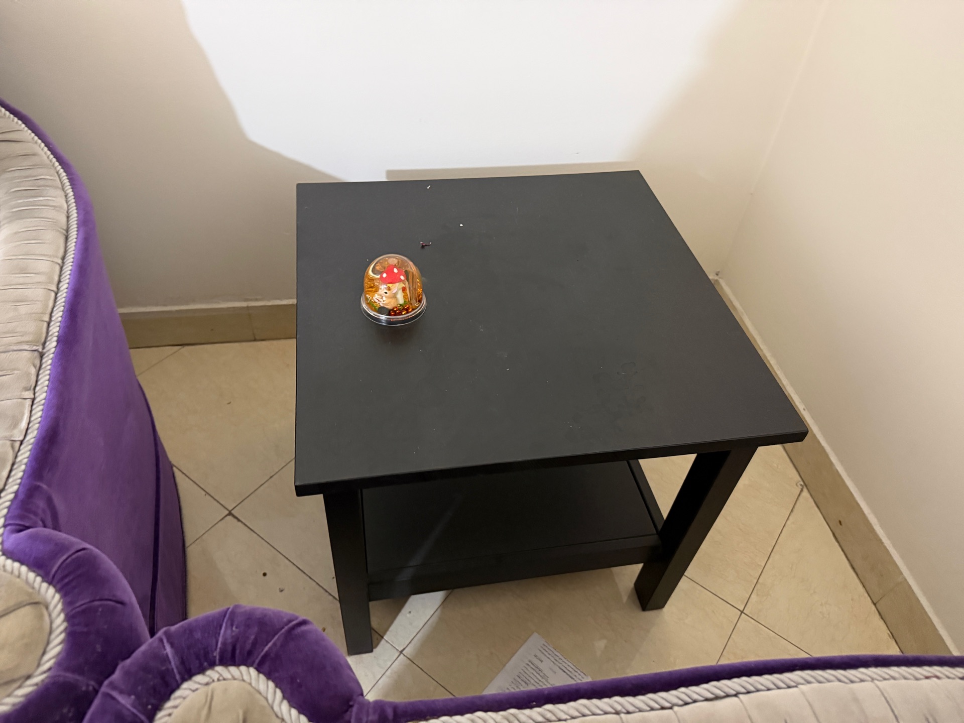 Sofa with centre table and side table - Image 3
