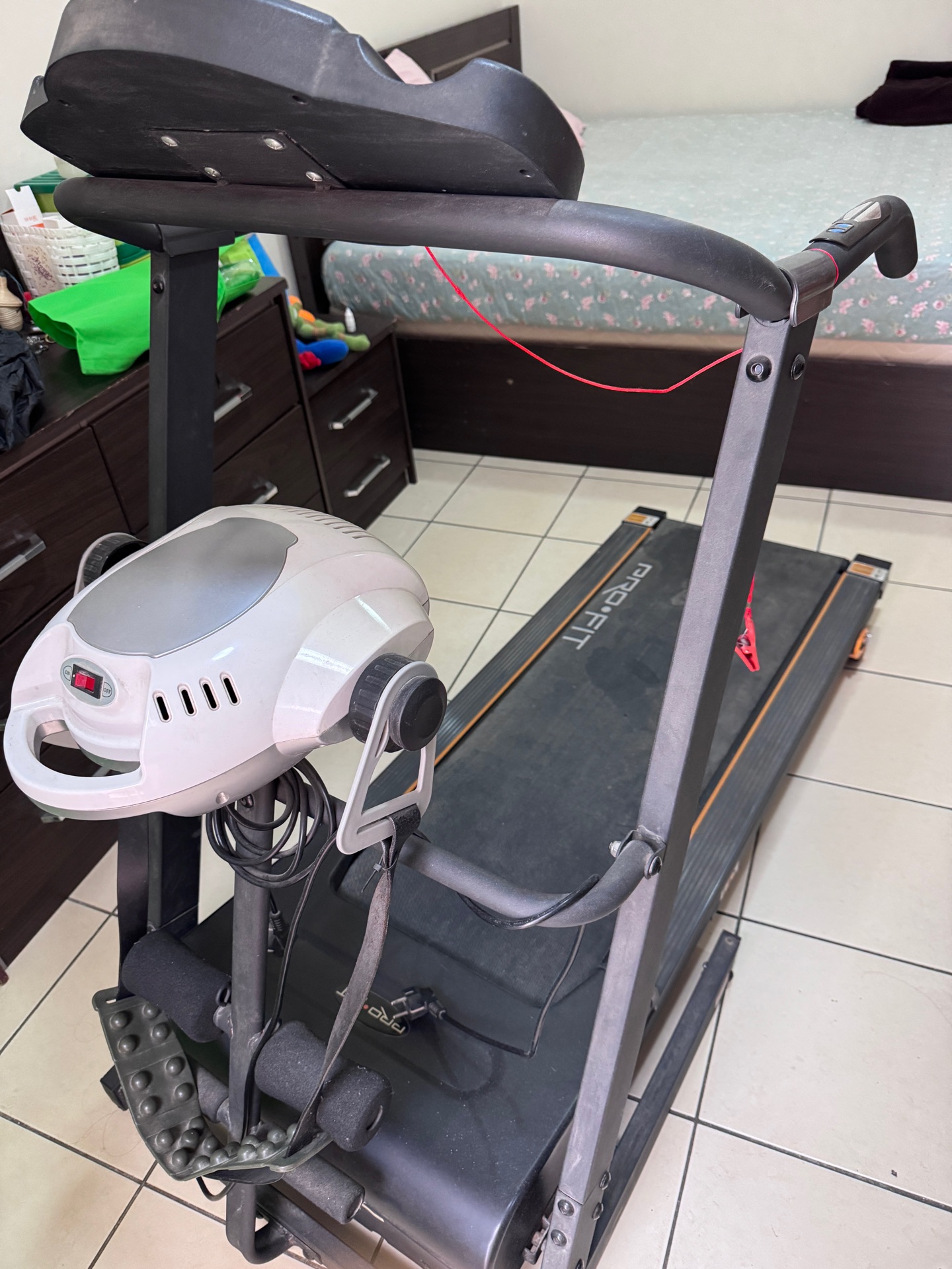 Treadmill with vibrator - Image 9