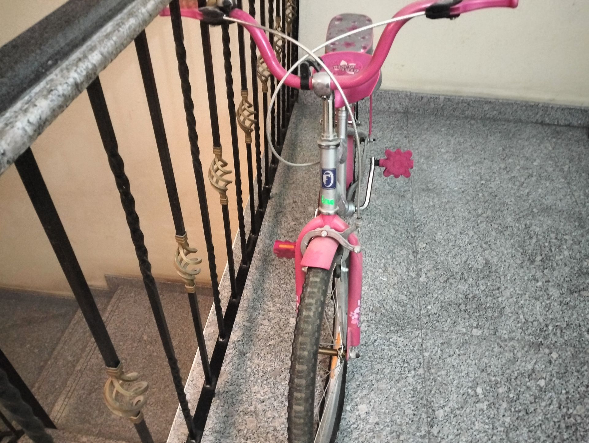 Girls Pink cycle—7-11. - Image 4