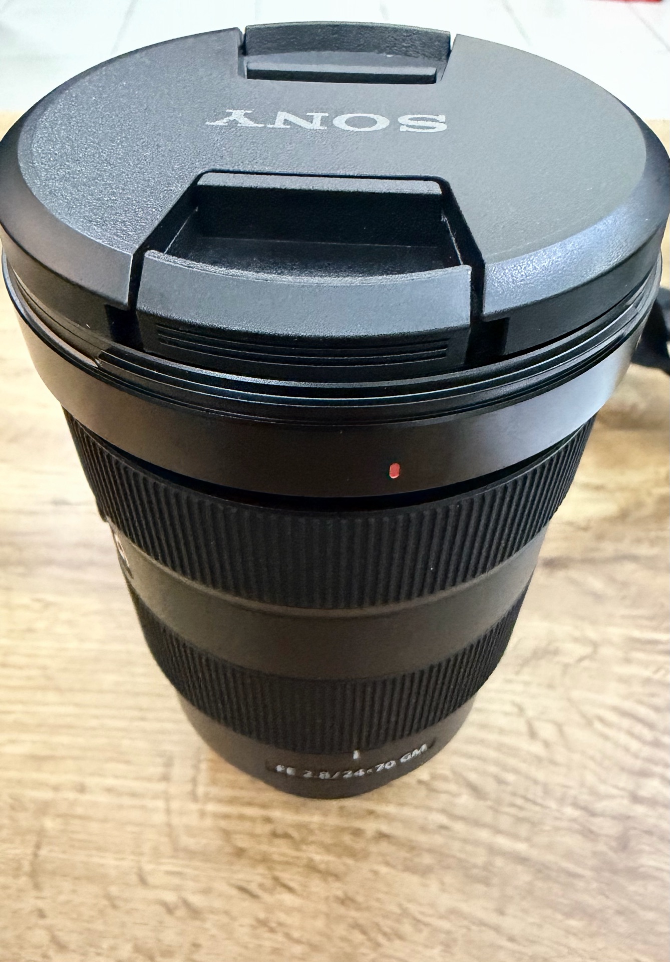 Sony Alpha 7 IV and lens - Image 6