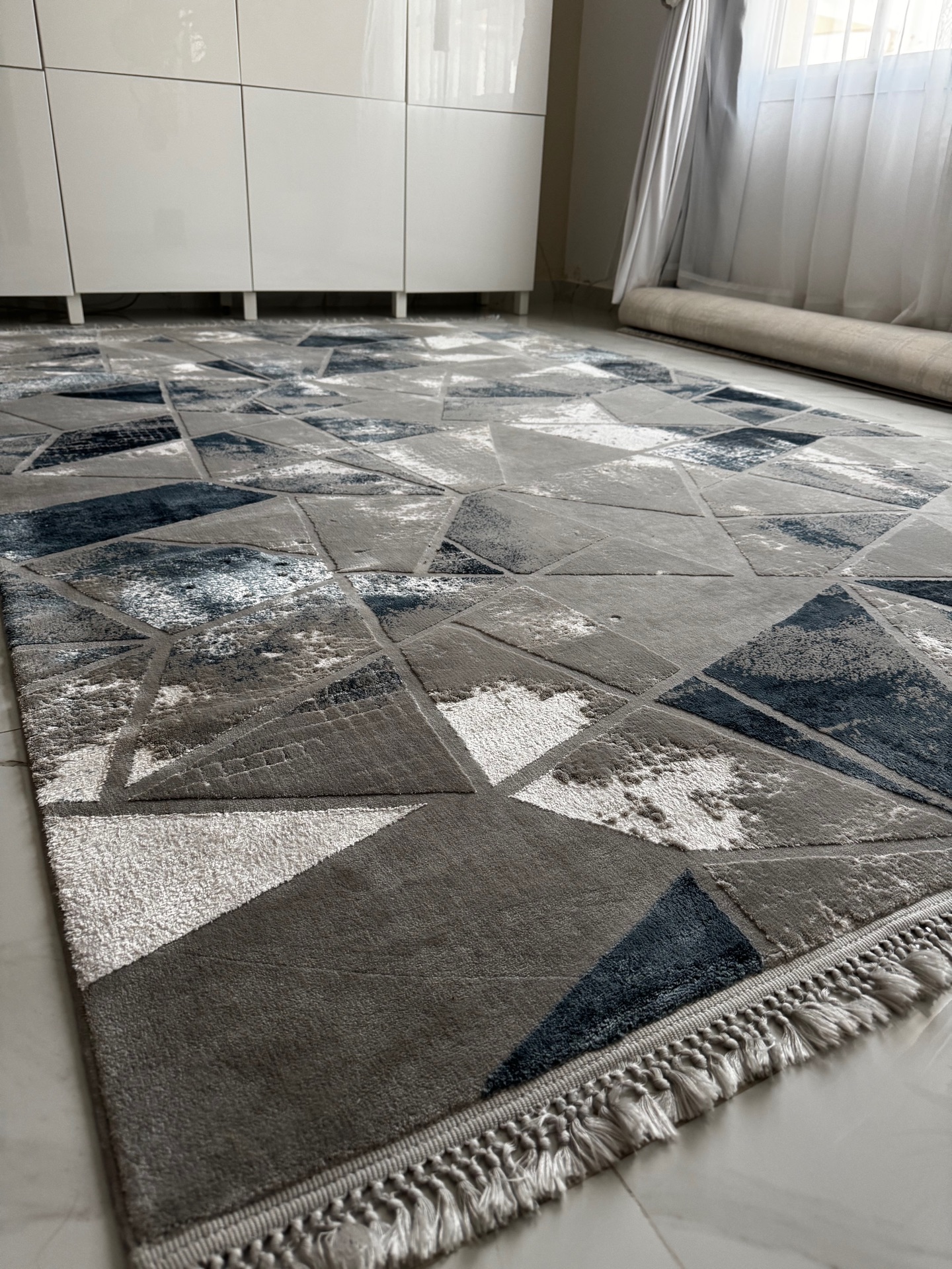 living room rug  - Image 2