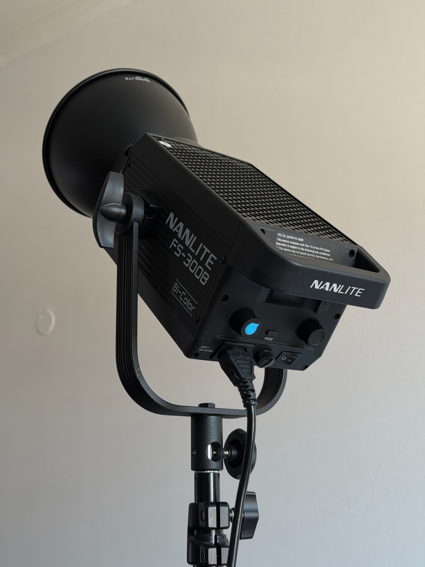 DJI 4SR gimbal and Nanlite FS300 B - Image 8