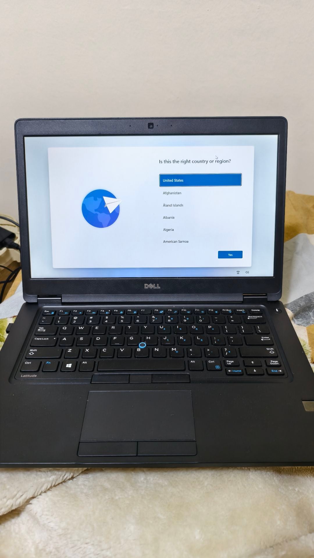 Dell touch taptop - Image 1